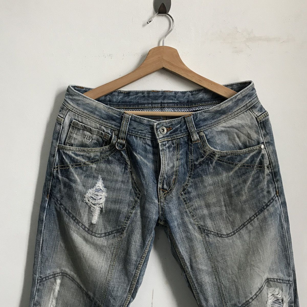 HIDEAWAYS Hideways Flare Distressed Denim Jeans Size US 31 - 2 Thumbnail