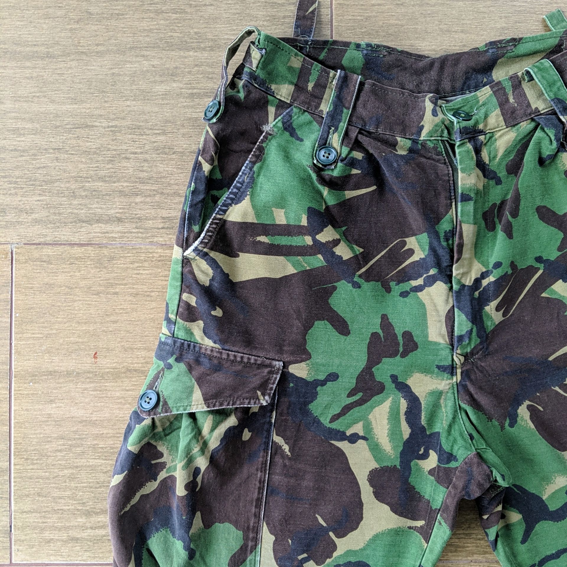 Japanese Brand Vintage Camo Distressed Japanese Tactical Cargo Pants W30 Size US 30 / EU 46 - 3 Thumbnail