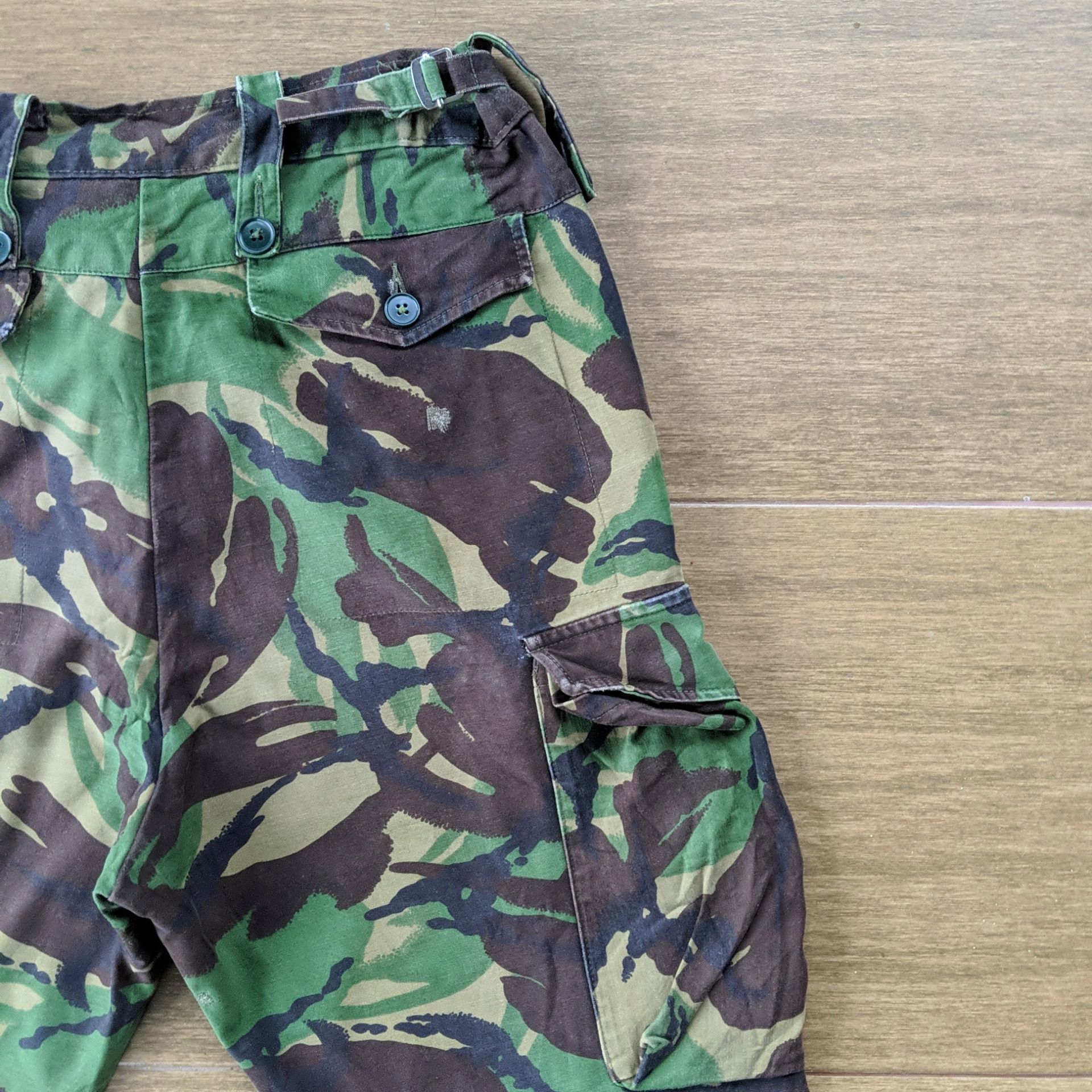 Japanese Brand Vintage Camo Distressed Japanese Tactical Cargo Pants W30 Size US 30 / EU 46 - 11 Thumbnail