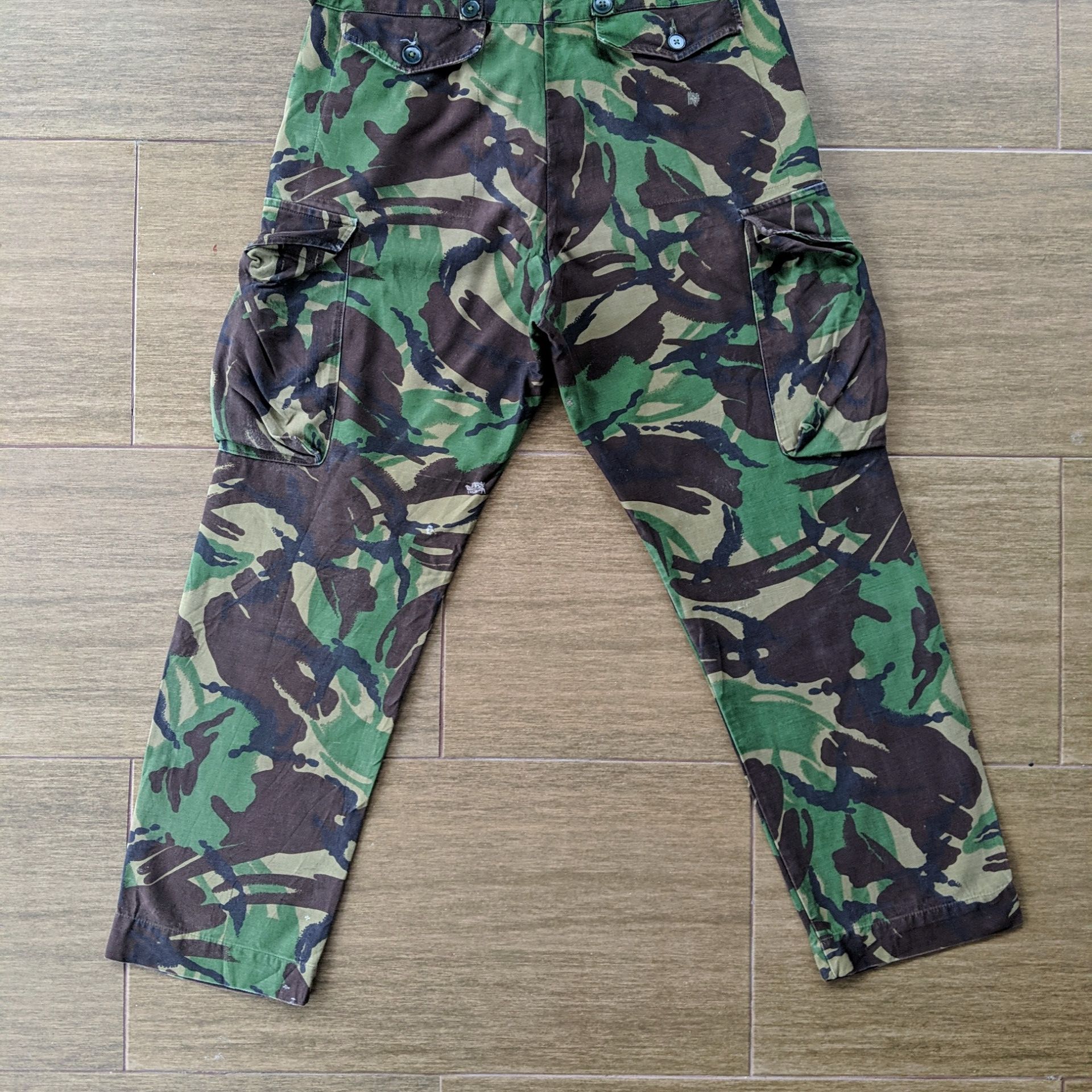 Japanese Brand Vintage Camo Distressed Japanese Tactical Cargo Pants W30 Size US 30 / EU 46 - 12 Thumbnail