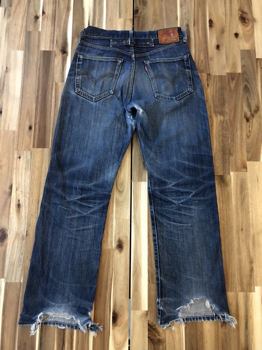 Levis 702 store jeans