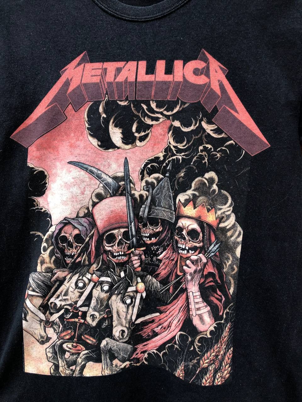 Band Tees × Metallica × Vintage Vintage Metallica 2014 Europe Tour Horseman T-shirt Size US S / EU 44-46 / 1 - 2 Thumbnail