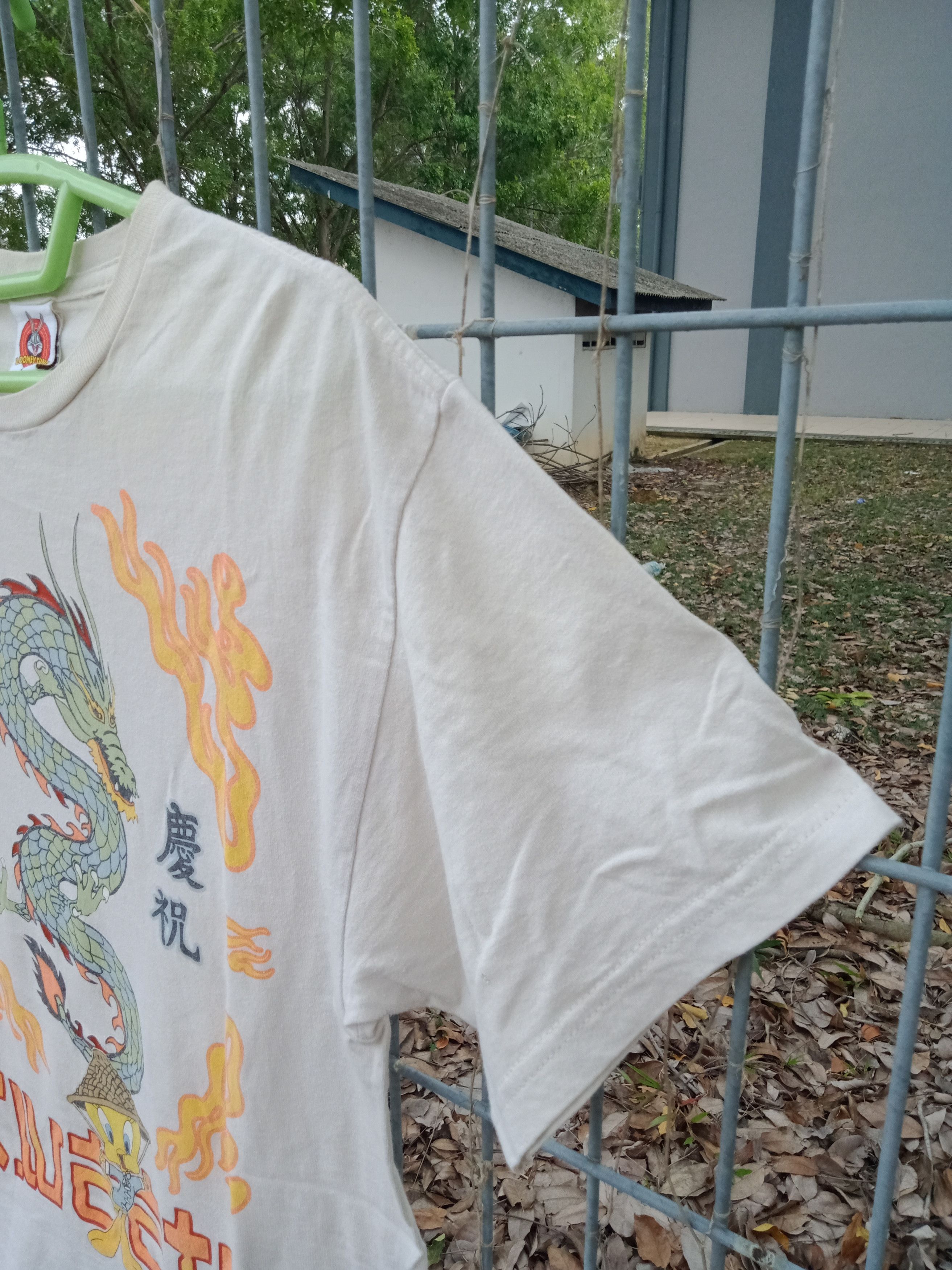 Vintage × Warner Bros Vintage Tweety Looney Tunes Size US M / EU 48-50 / 2 - 5 Thumbnail