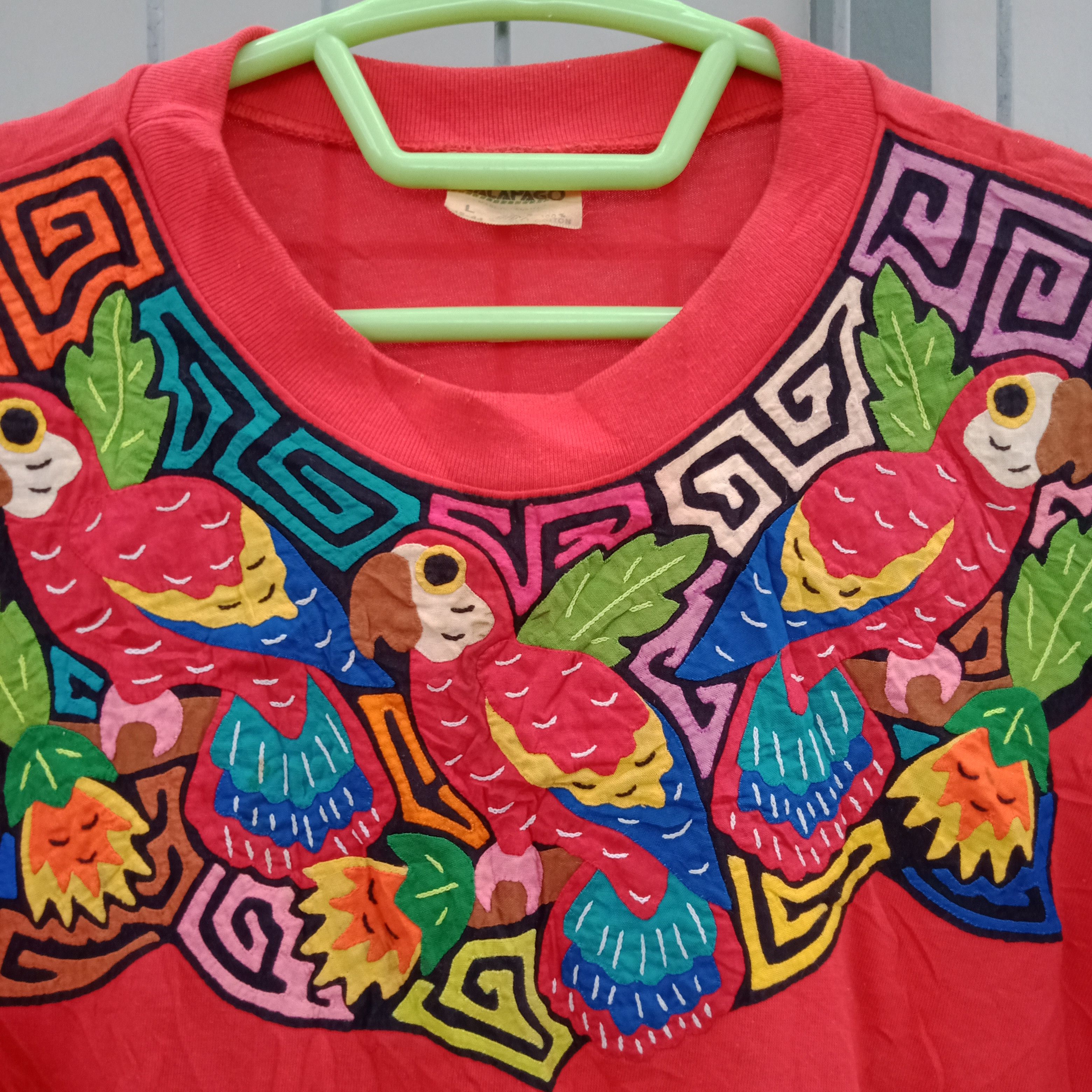 Vintage Vintage Galapago 90's T-shirt Size US L / EU 52-54 / 3 - 6 Thumbnail