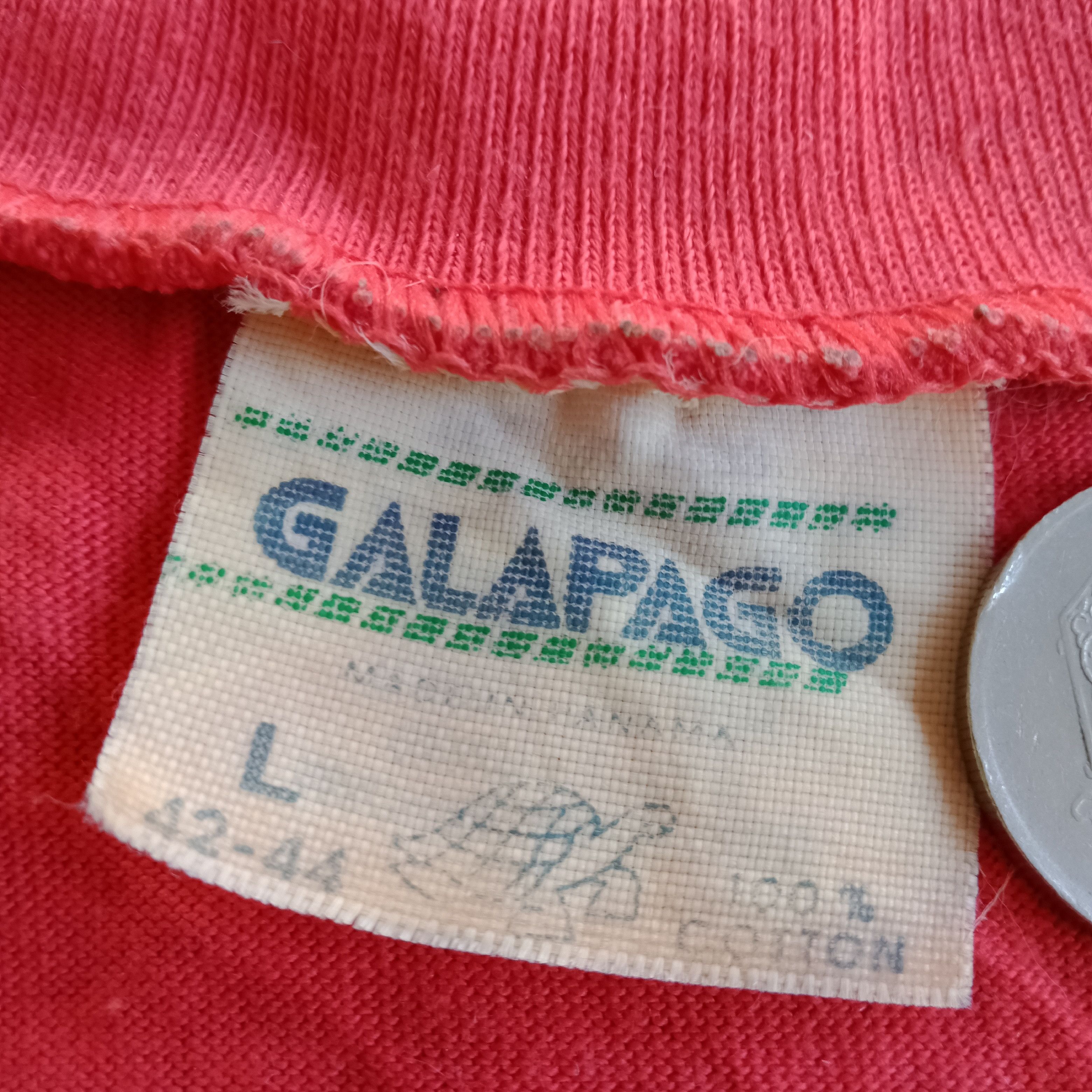 Vintage Vintage Galapago 90's T-shirt Size US L / EU 52-54 / 3 - 14 Thumbnail