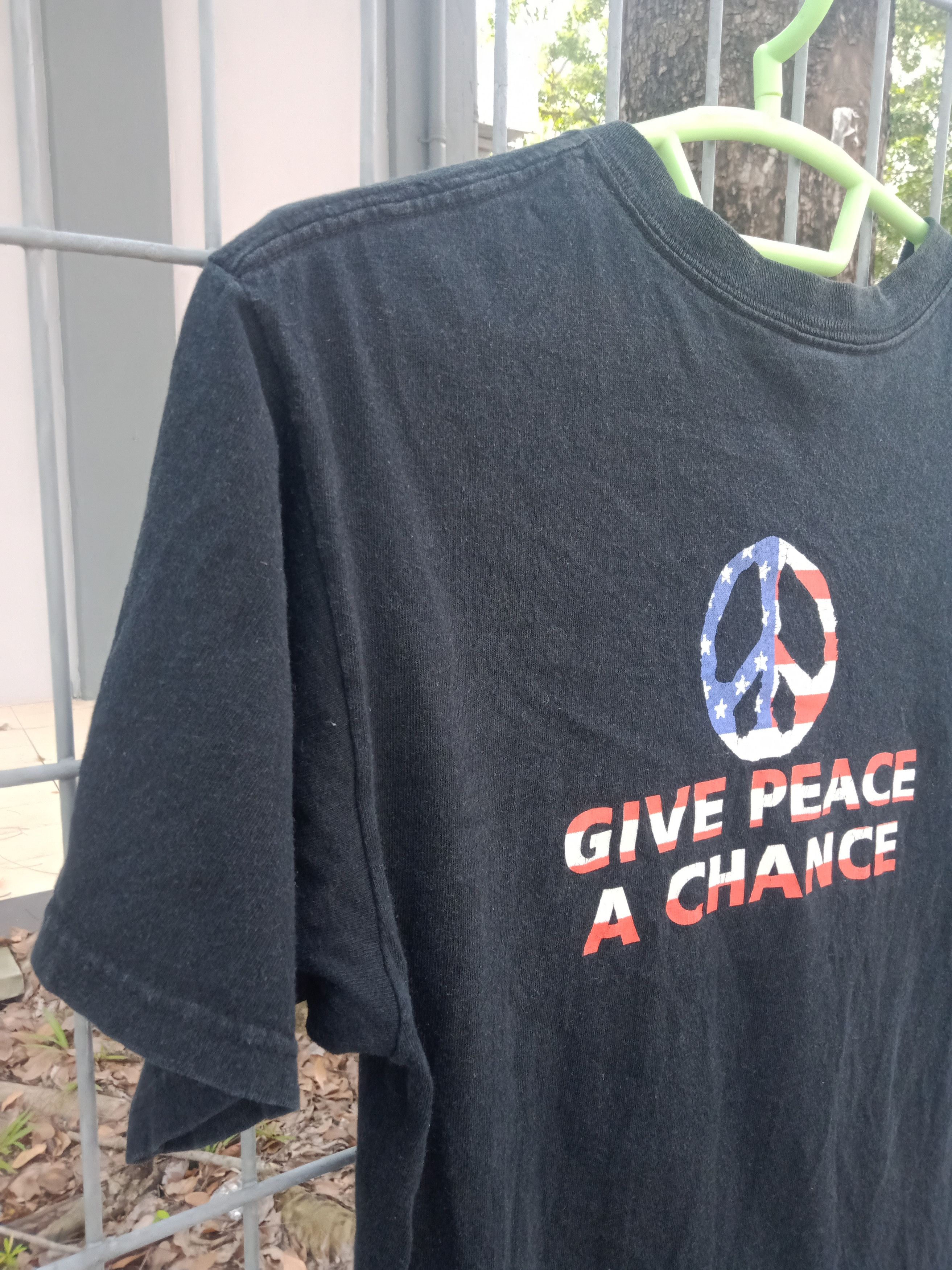 Anvil × Band Tees × Vintage Vintage John Lennon 2004 Give Peace a Chance Shirt Size US M / EU 48-50 / 2 - 8 Thumbnail