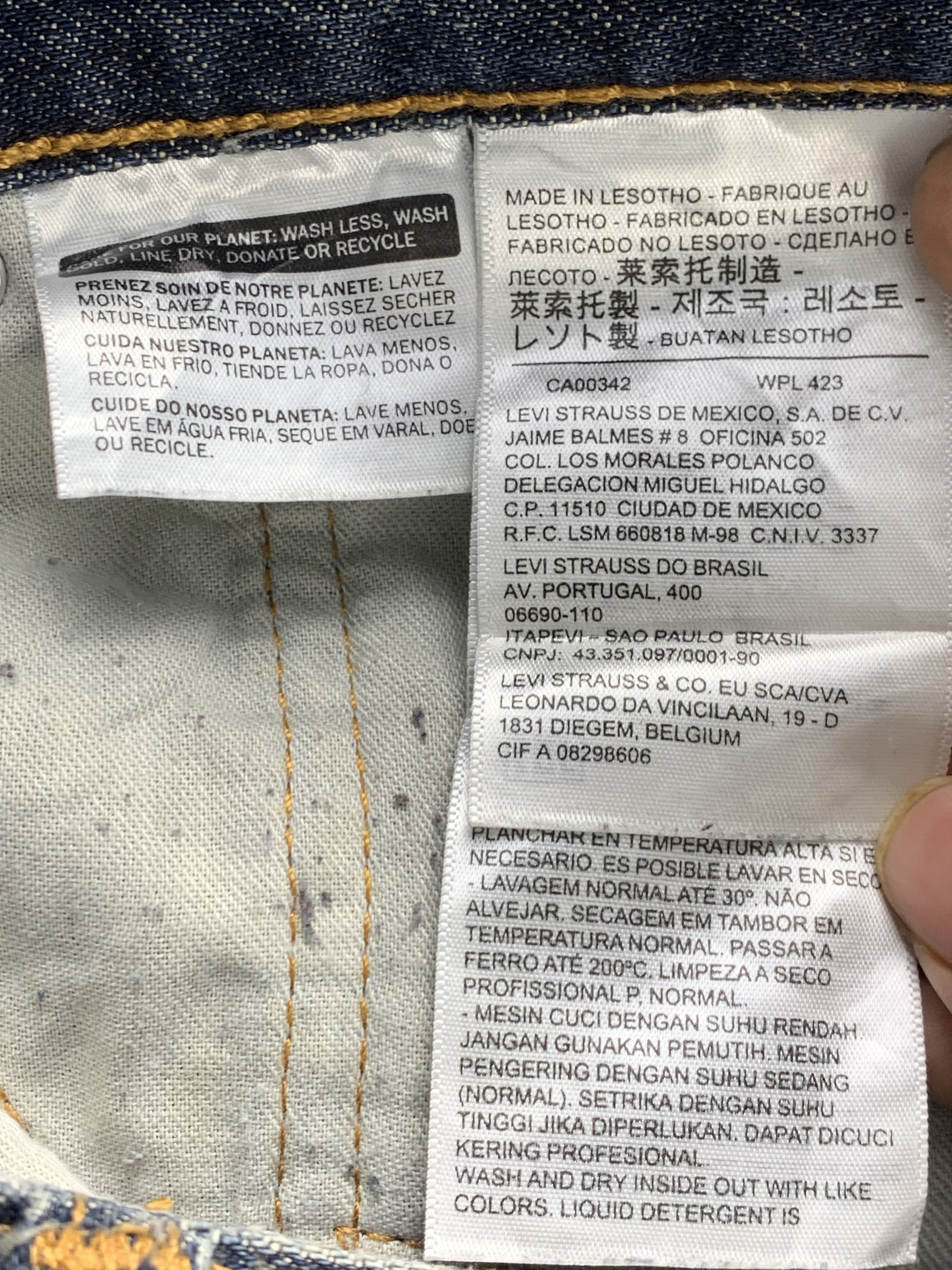 Levi's Vintage Levis 559 Faded Blue Jeans DP2178 Size US 39 - 9 Thumbnail