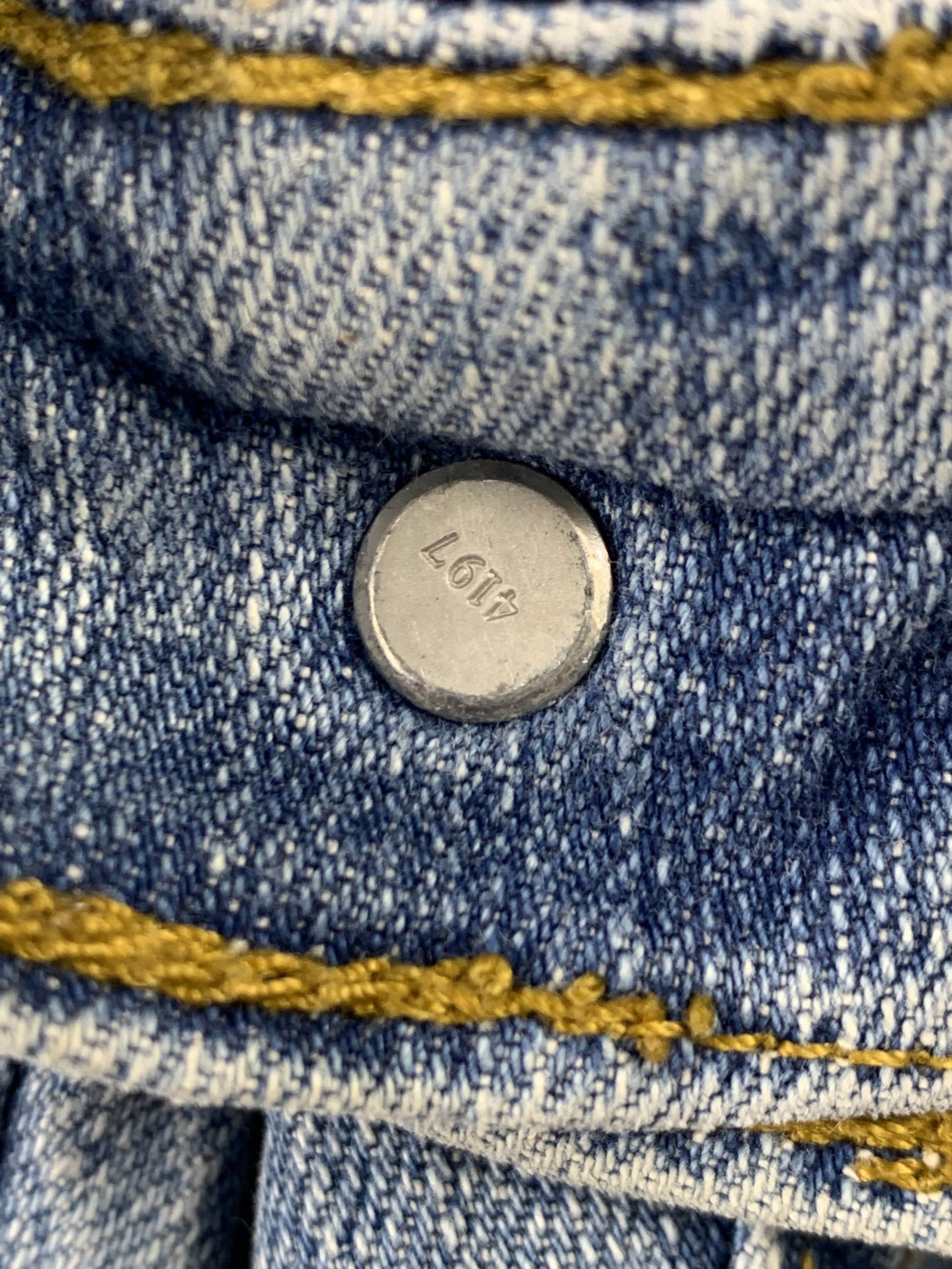 Levi's Vintage Levis Signature Faded Blue Jeans DP2181 Size US 35 - 16 Thumbnail