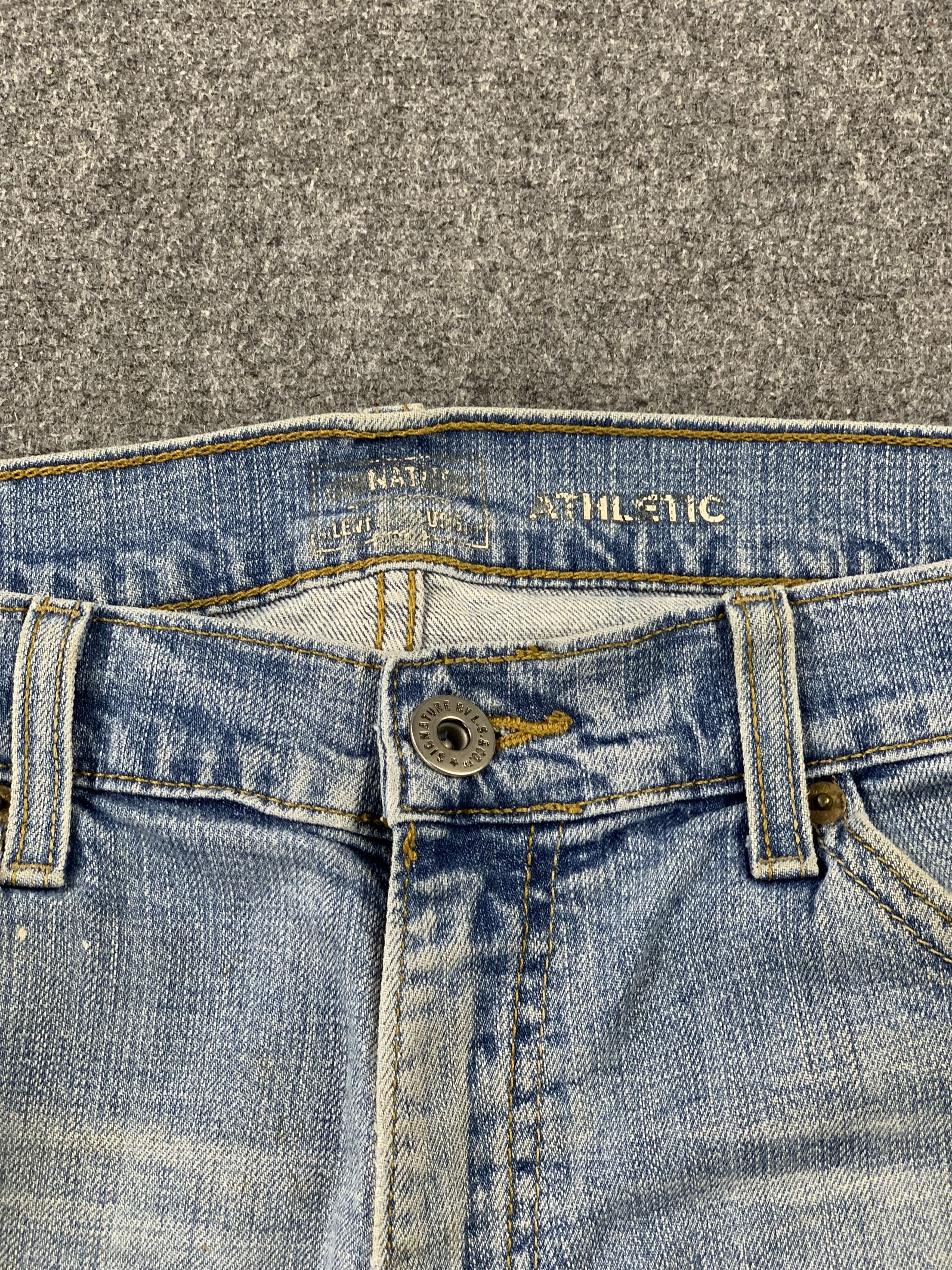Levi's Vintage Levis Signature Faded Blue Jeans DP2181 Size US 35 - 7 Thumbnail
