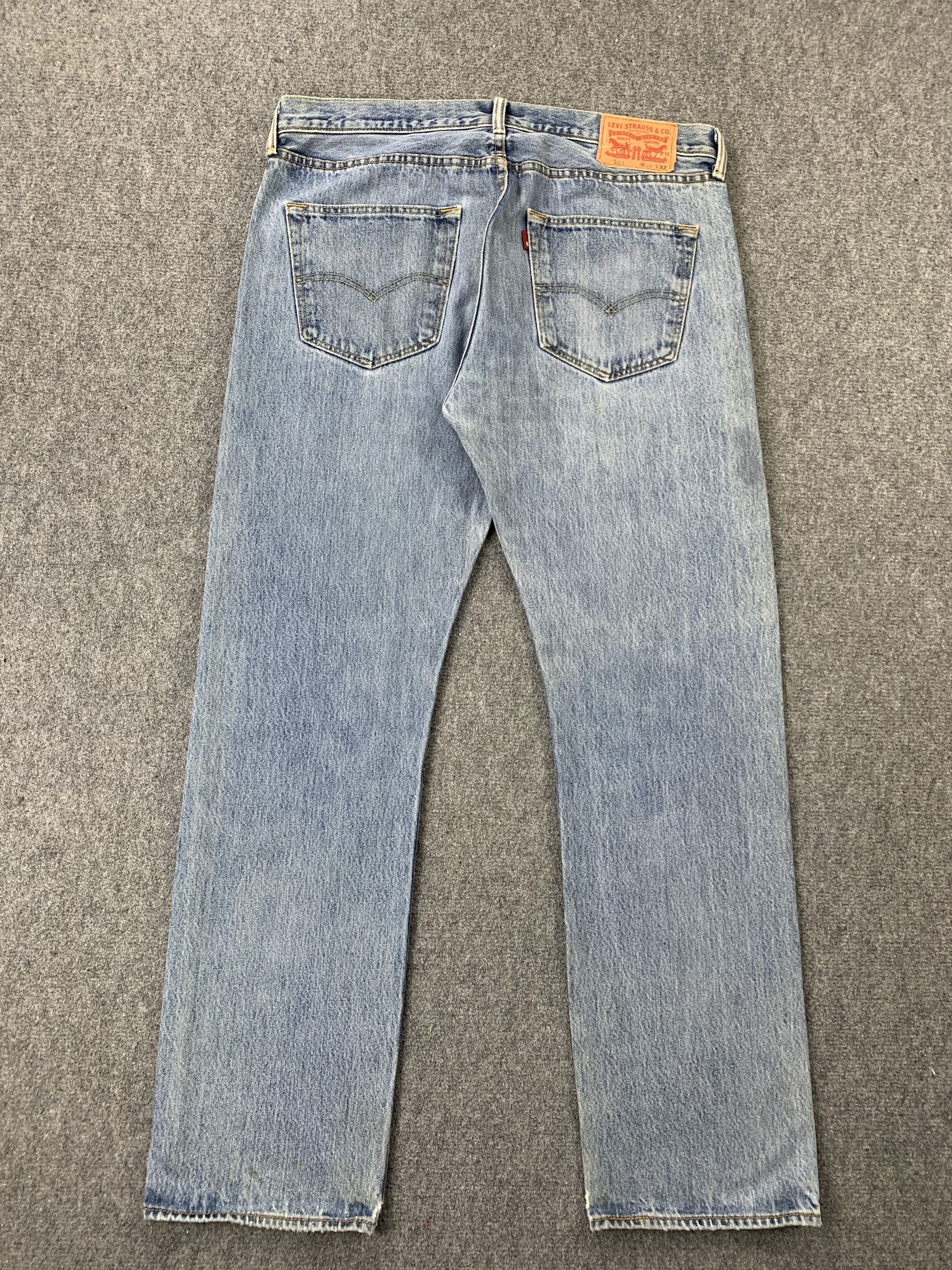 Levi's Vintage Levis 501 Faded Blue Jeans DP2187 Size US 36 / EU 52 - 3 Thumbnail