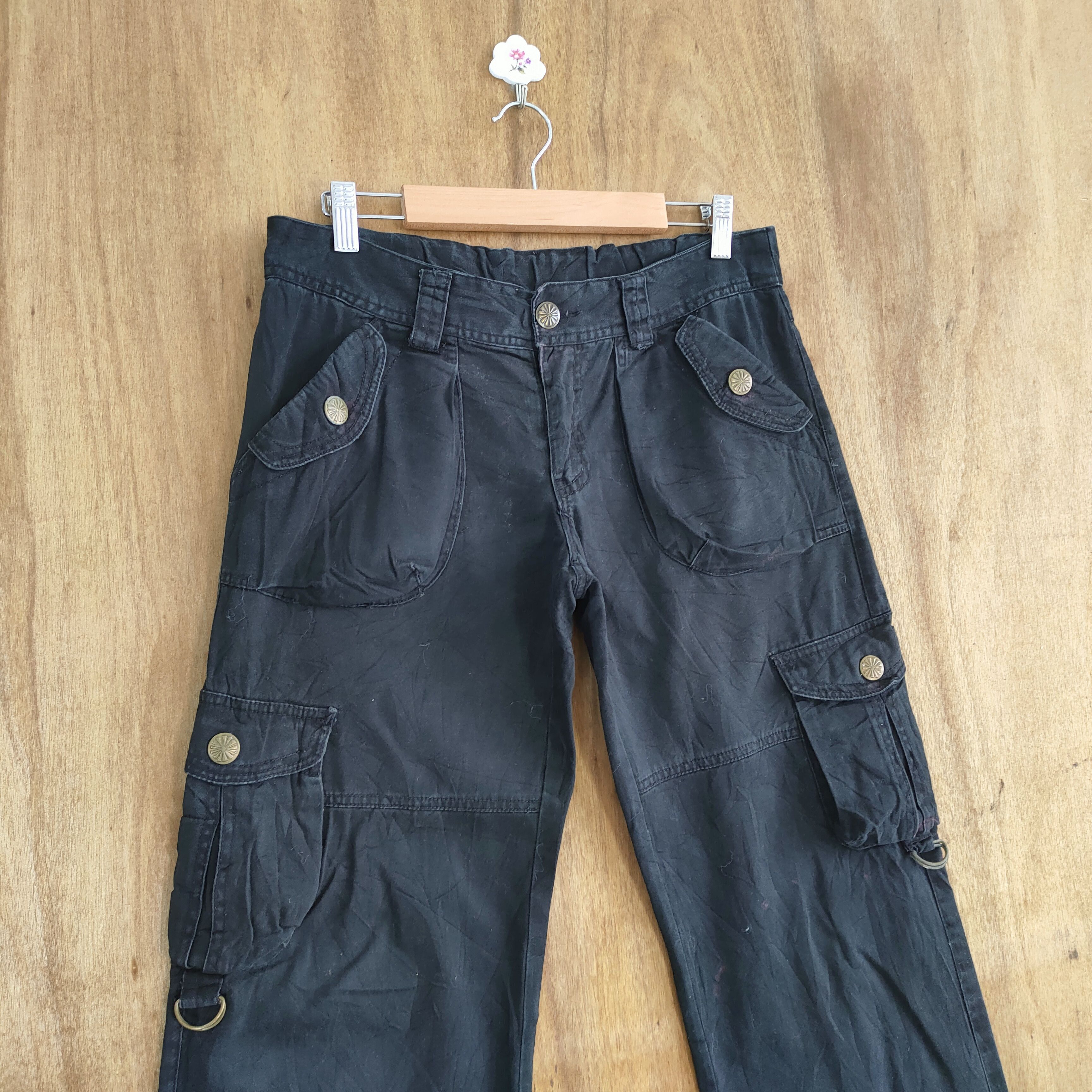 Japanese Brand VINTAGE JAPANESE BRAND BLACK FLARED CARGO PANTS Size US 29 - 4 Thumbnail