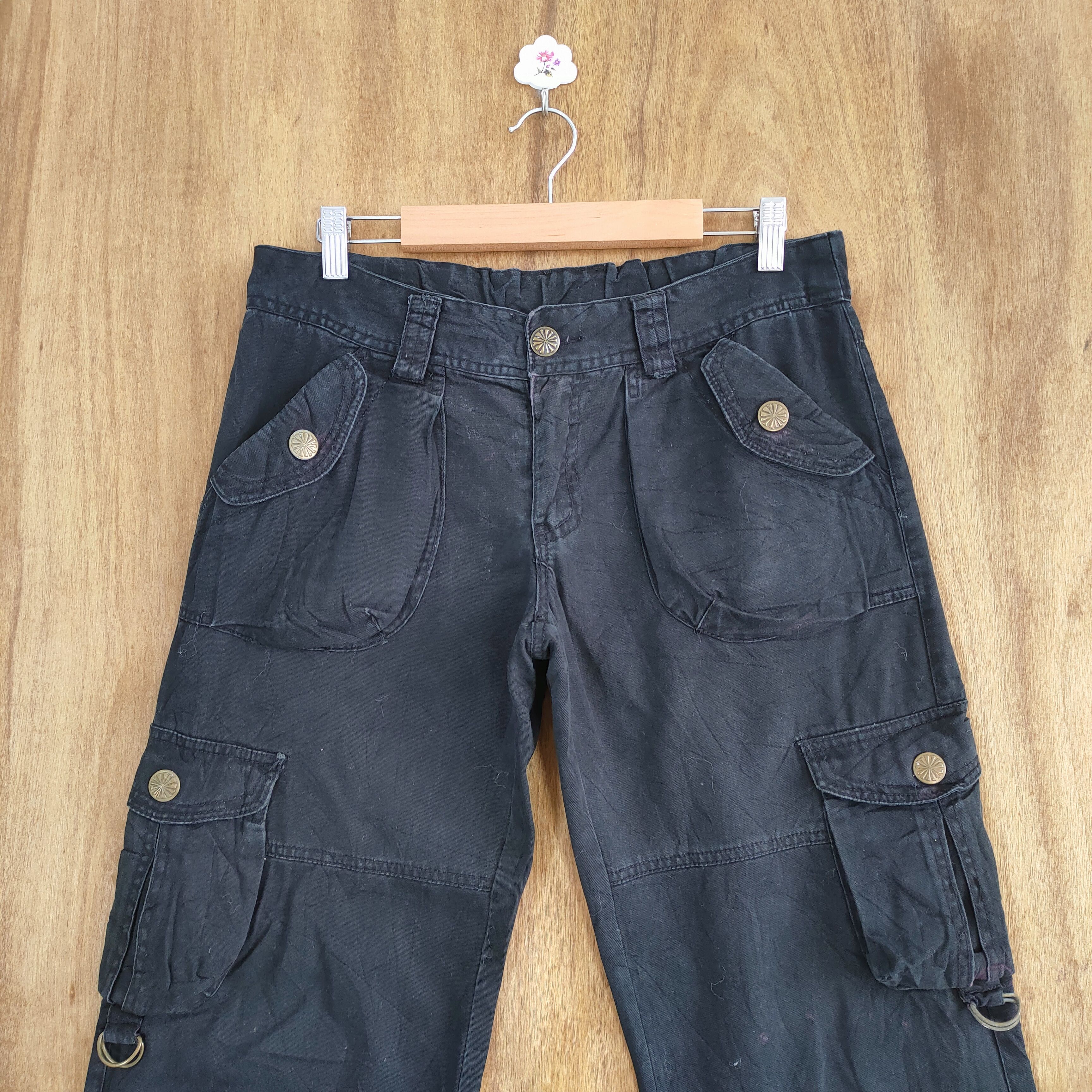 Japanese Brand VINTAGE JAPANESE BRAND BLACK FLARED CARGO PANTS Size US 29 - 2 Thumbnail