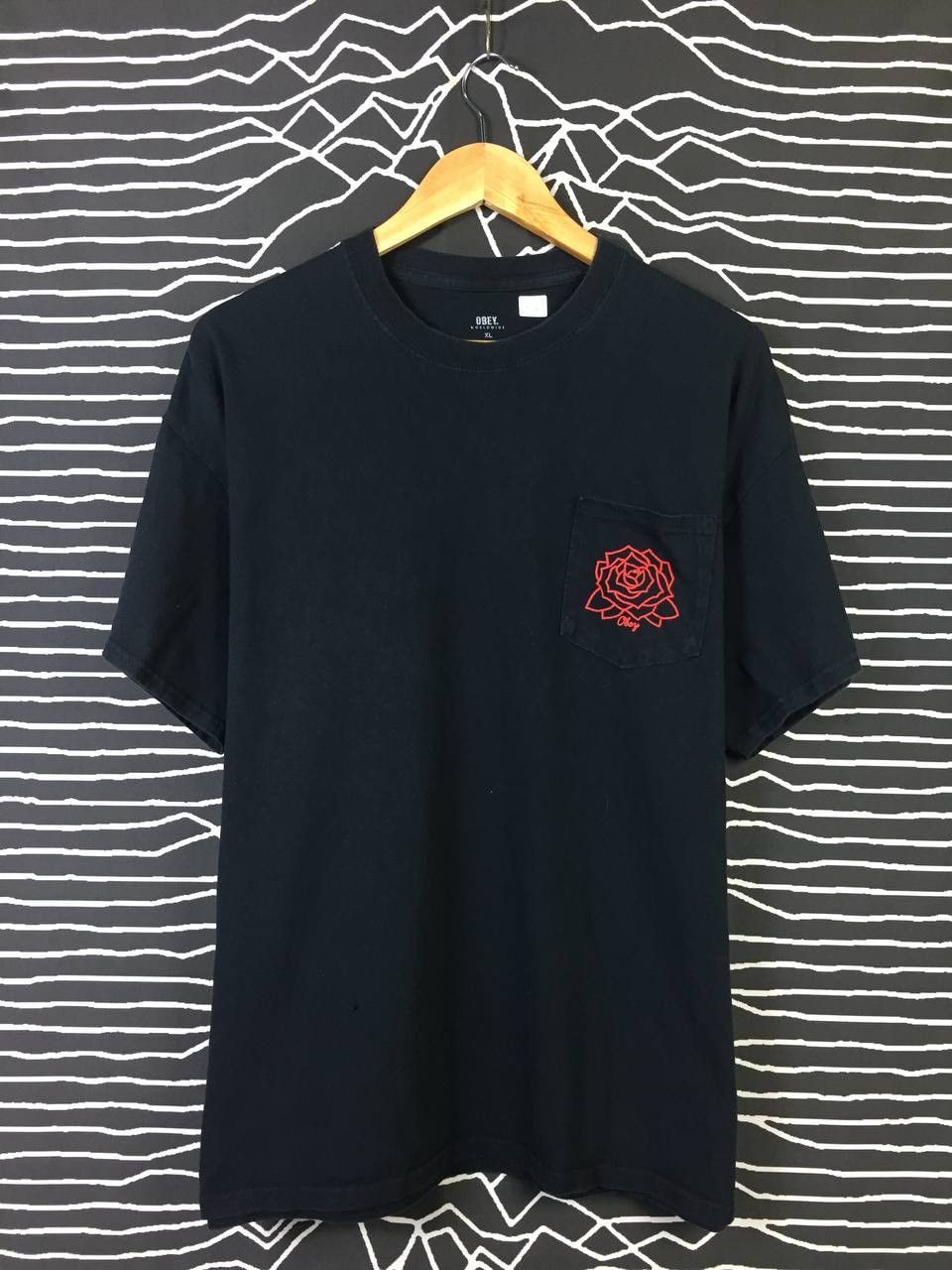 Obey Obey Worldwide Defiant Rose Graphic Pocket Tee Size US XL / EU 56 / 4 - 4 Thumbnail