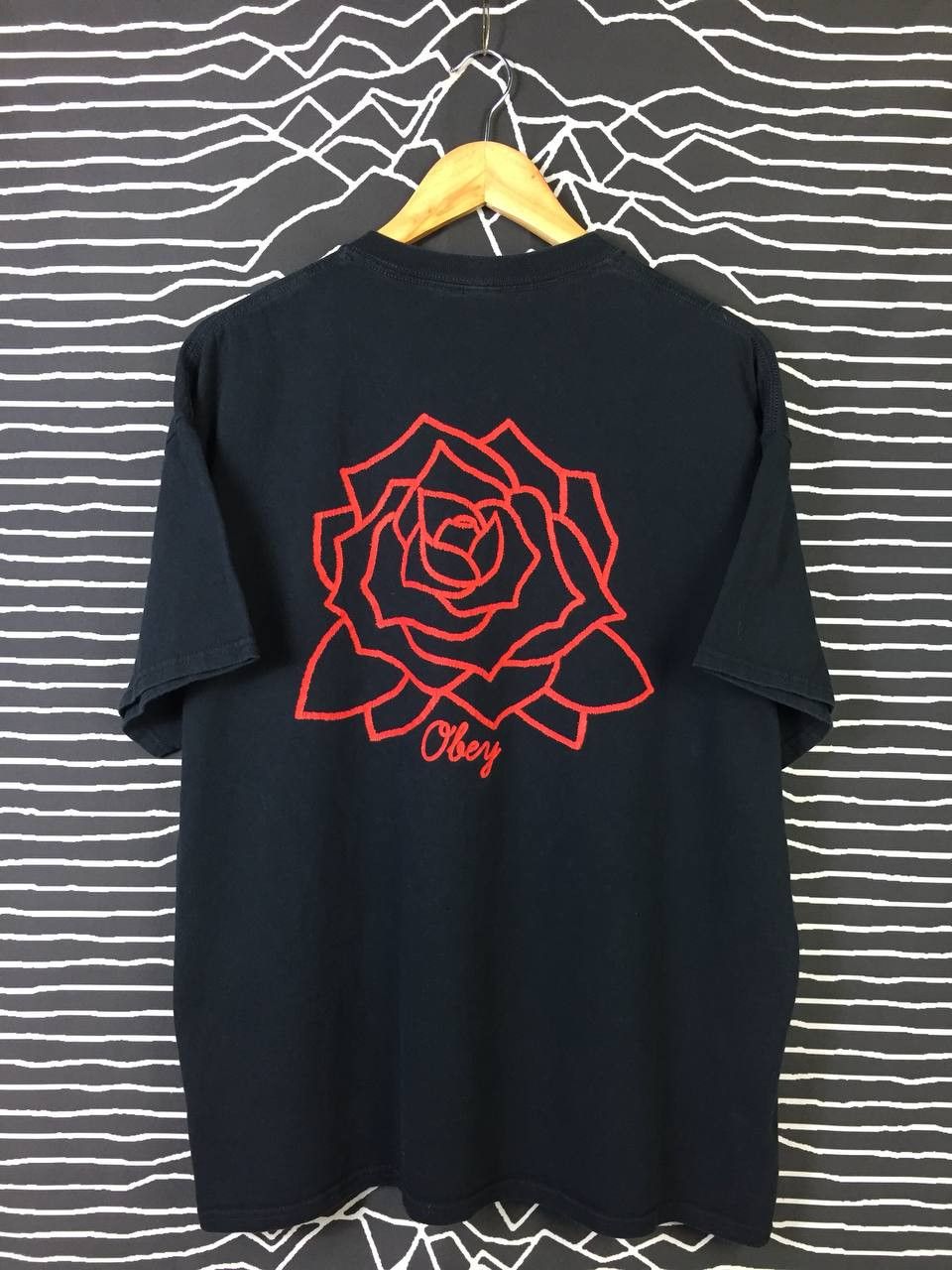 Obey Obey Worldwide Defiant Rose Graphic Pocket Tee Size US XL / EU 56 / 4 - 1 Thumbnail