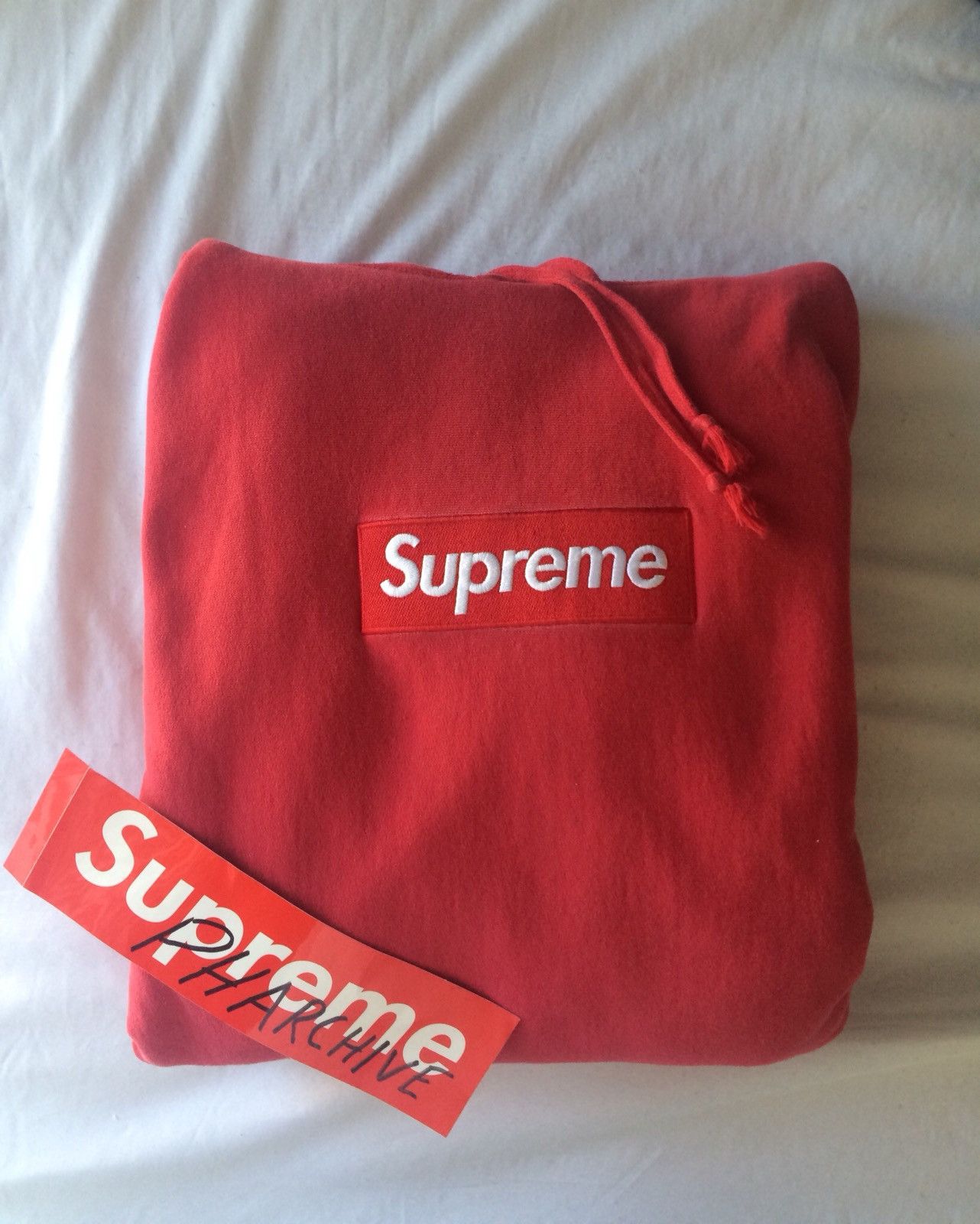 Supreme Red On Red Box Logo Hoodie Size US L / EU 52-54 / 3 - 1 Preview