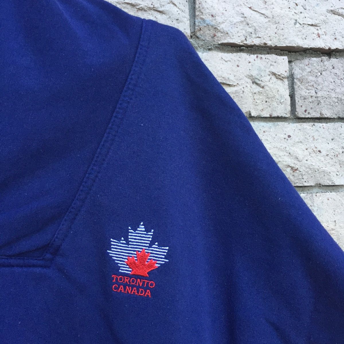 Vintage TORONTO CANADA sweatshirt spell out embroidered small logo.. Size US XL / EU 56 / 4 - 3 Thumbnail
