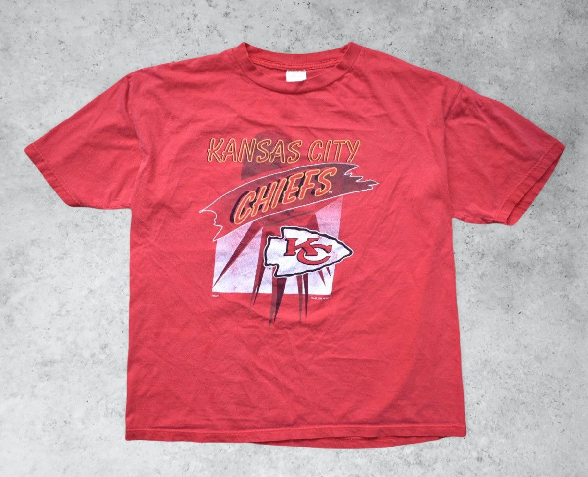 NFL × Vintage Vintage 90s KC Chiefs NFL T-Shirt (XXL) Size US XXL / EU 58 / 5 - 1 Thumbnail