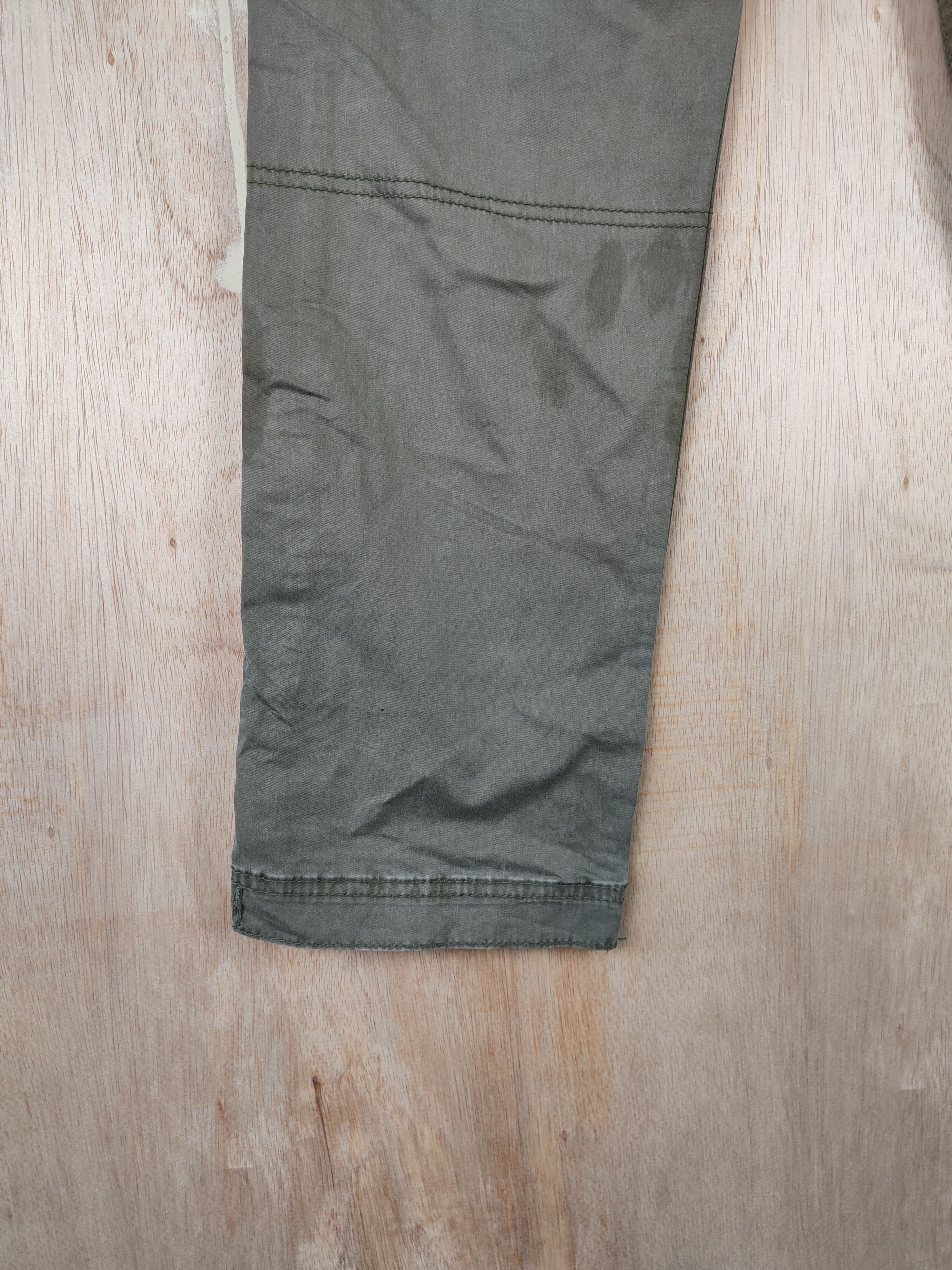 Japanese Brand × Uniqlo Uniqlo Army utility multipocket tactical Green Pant #4445 Size 25" / US 0 / IT 36 - 11 Thumbnail