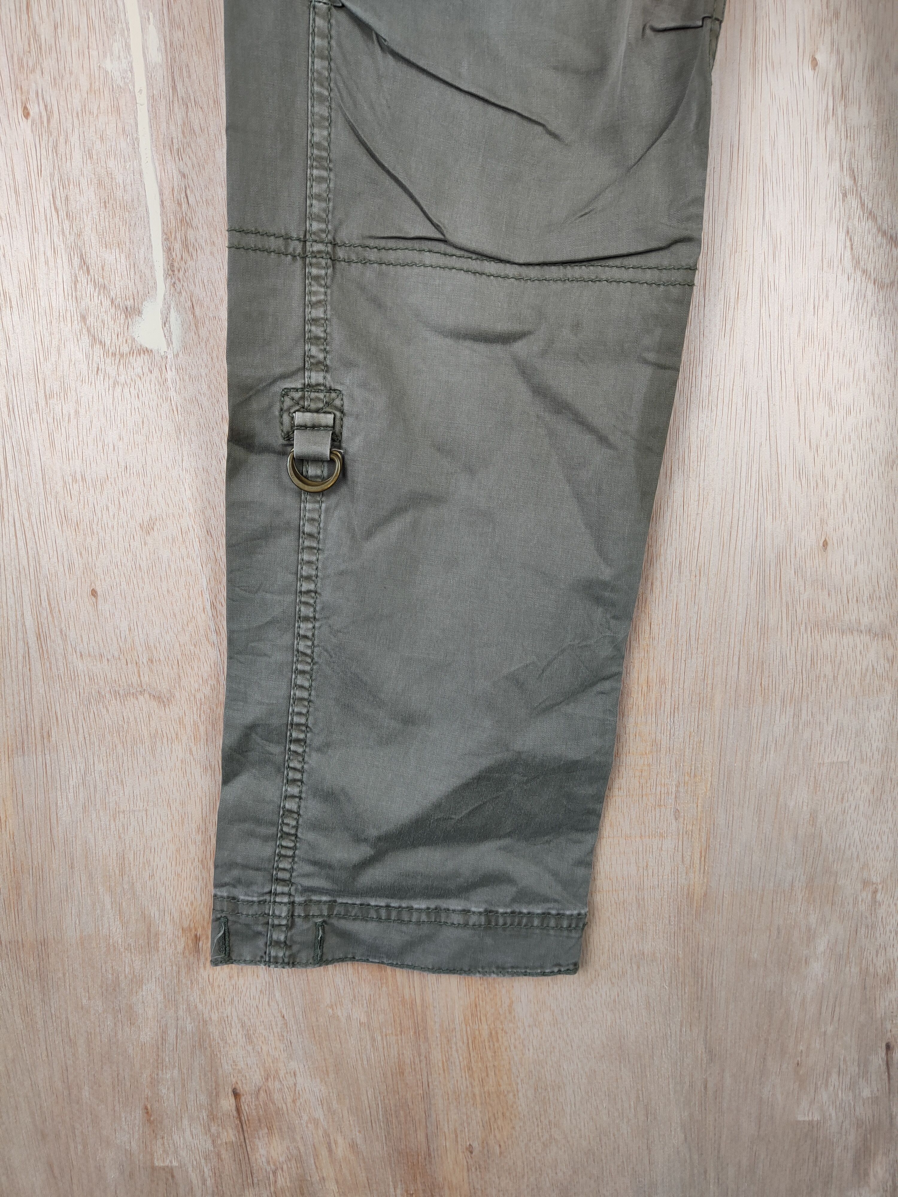 Japanese Brand × Uniqlo Uniqlo Army utility multipocket tactical Green Pant #4445 Size 25" / US 0 / IT 36 - 6 Thumbnail