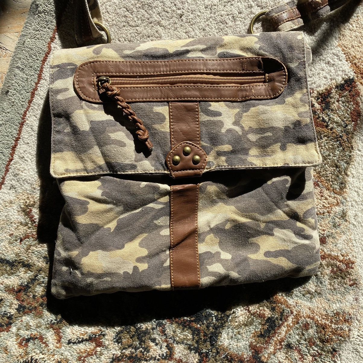 Japanese Brand VINTAGE Y2K RARE CAMO JAPANESE MILITARY CROSSBODY BAG Size ONE SIZE - 3 Thumbnail