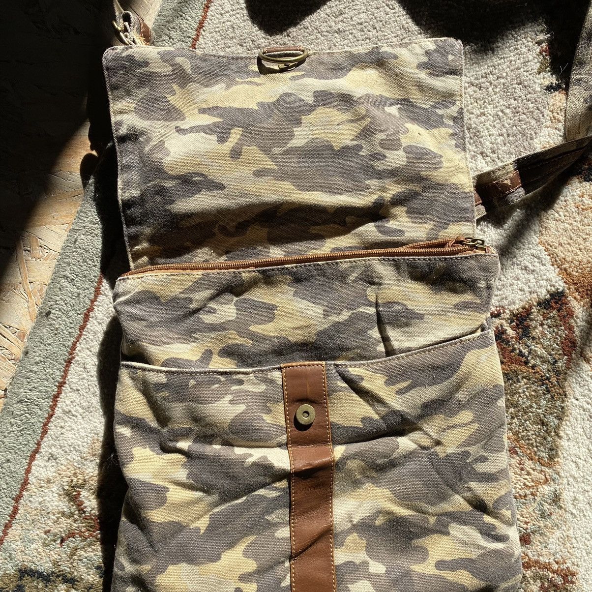 Japanese Brand VINTAGE Y2K RARE CAMO JAPANESE MILITARY CROSSBODY BAG Size ONE SIZE - 4 Thumbnail