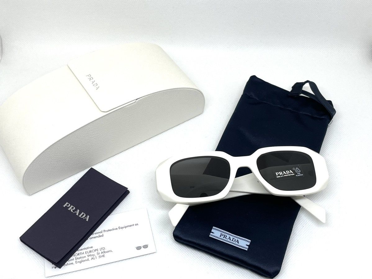 Prada × Vintage Prada Symbole sunglasses SPR 17W 1425S0 49. New Collection Size ONE SIZE - 2 Thumbnail
