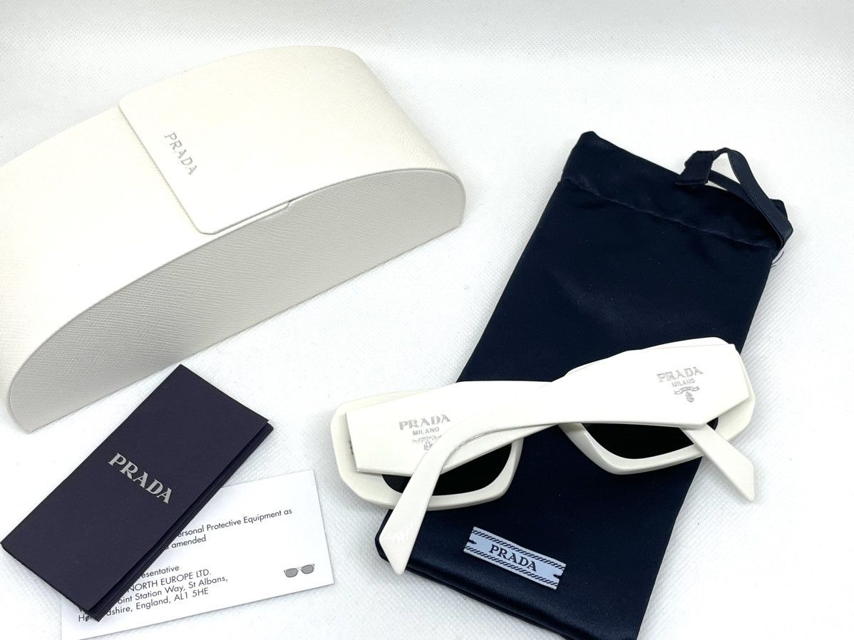 Prada × Vintage Prada Symbole sunglasses SPR 17W 1425S0 49. New Collection Size ONE SIZE - 3 Thumbnail