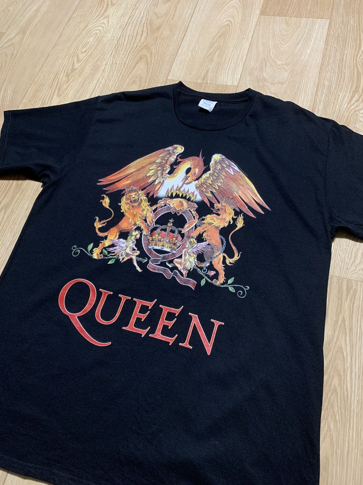 Band Tees Queen Big Logo T-Shirt Size US XL / EU 56 / 4 - 2 Thumbnail