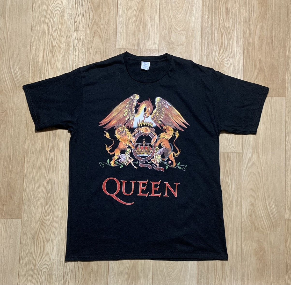 Band Tees Queen Big Logo T-Shirt Size US XL / EU 56 / 4 - 1 Thumbnail