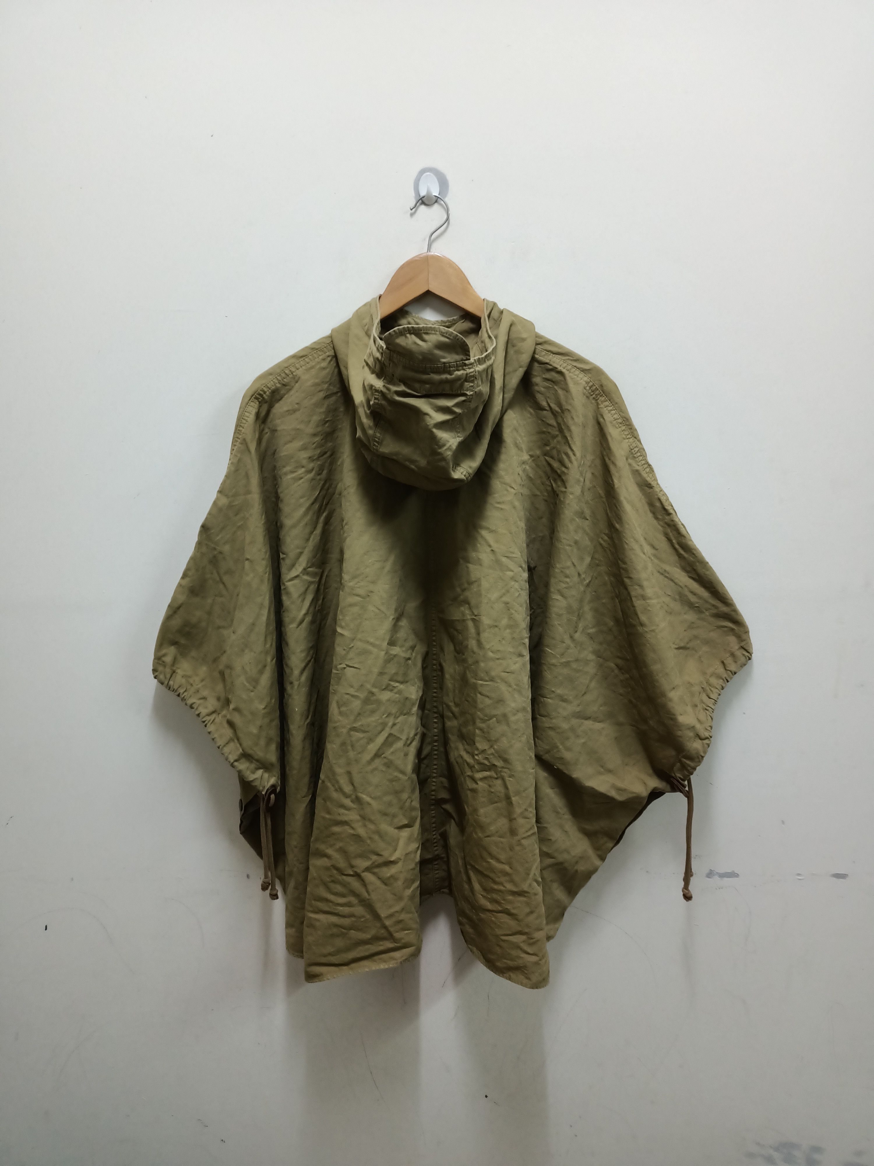 Japanese Brand Journal Standard Japan cloaks Size US L / EU 52-54 / 3 - 2 Thumbnail