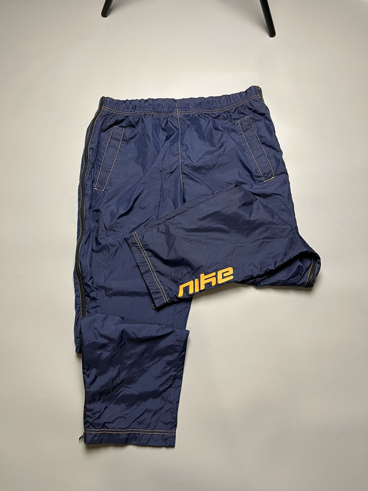 Nike Vintage Nike Nylon Track Pants Small Swoosh Logo Sz L Size US 36 / EU 52 - 9 Thumbnail