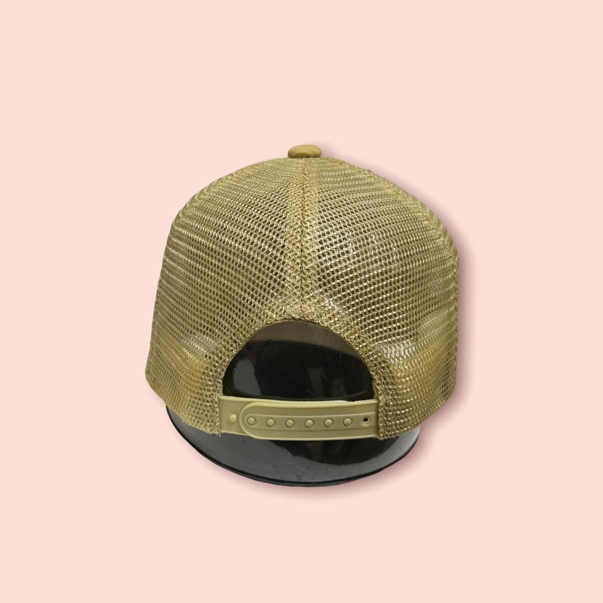 Vintage DISTRESSED SURF BUS MEET VINTAGE PEAKABOO TRUCKER SNAPBACK Size ONE SIZE - 7 Thumbnail