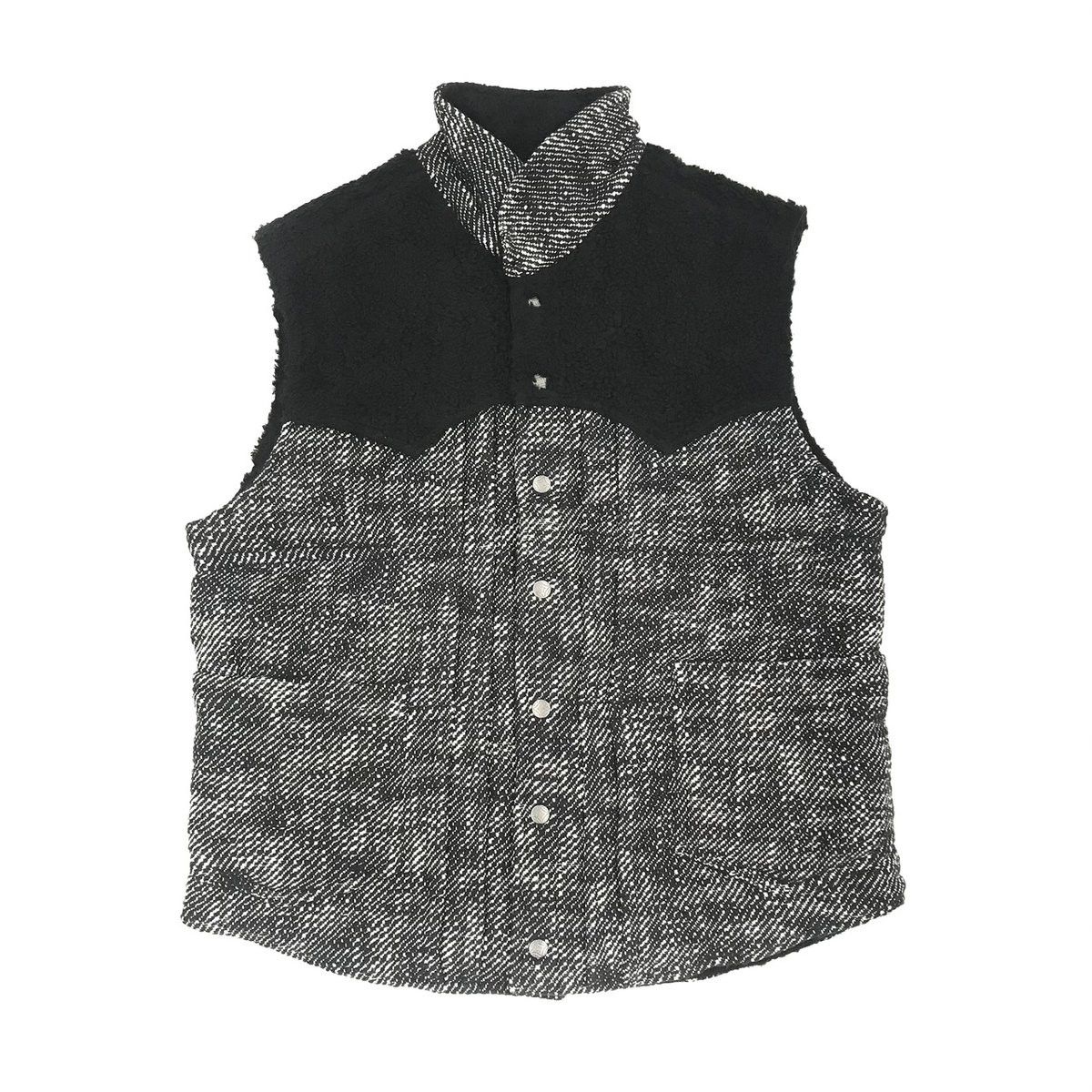 18 East Size L - Chambal Canyon Vest Size US L / EU 52-54 / 3 - 1 Preview