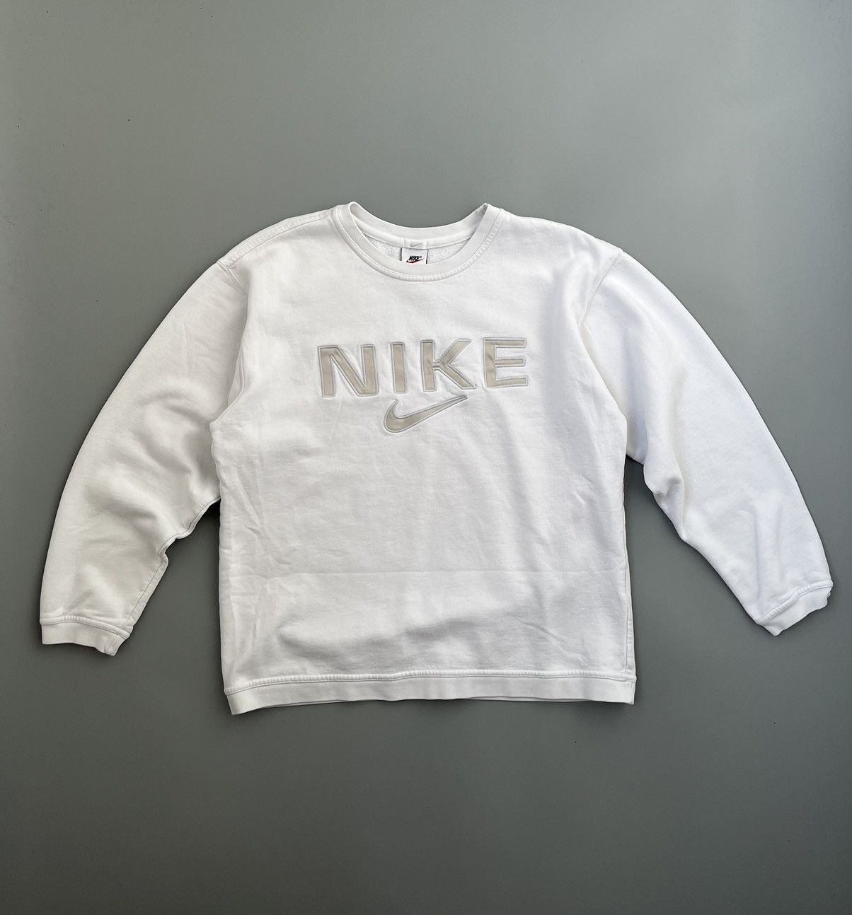 Nike Nike Streetwear Vintage Sweatshirt Size US S / EU 44-46 / 1 - 1 Thumbnail