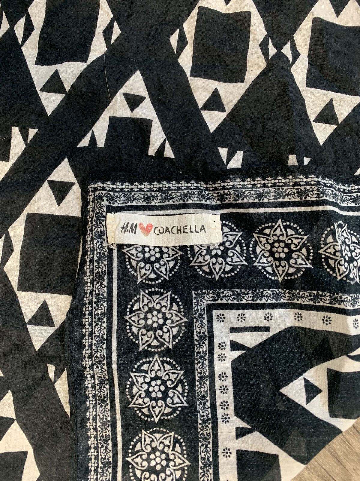 H&M HM Scarf Handkerchief Neckerchief Bandana Size ONE SIZE - 5 Thumbnail