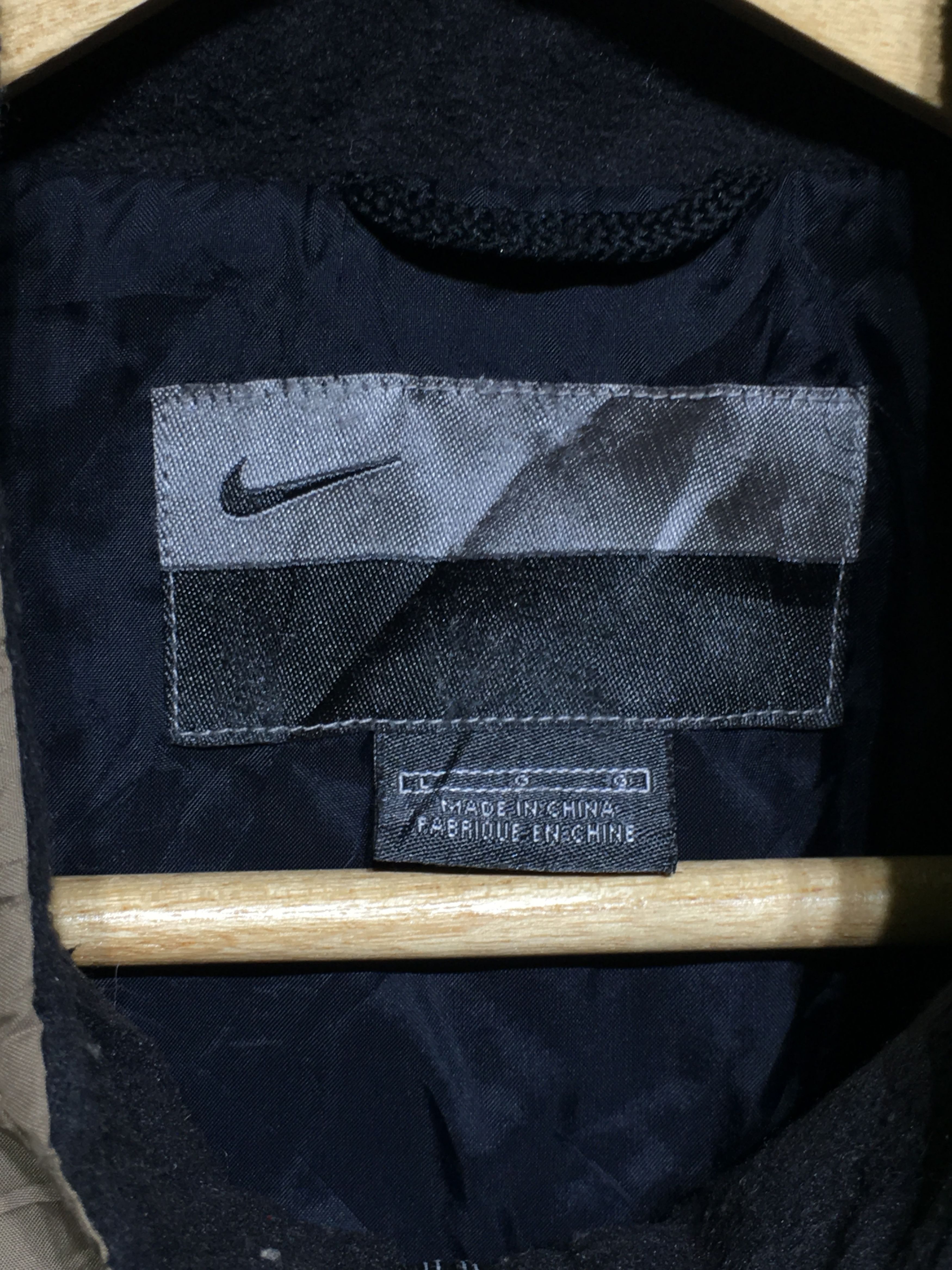 Nike Nike Swoosh Small Logo Large Size Windbreaker Size US L / EU 52-54 / 3 - 4 Thumbnail
