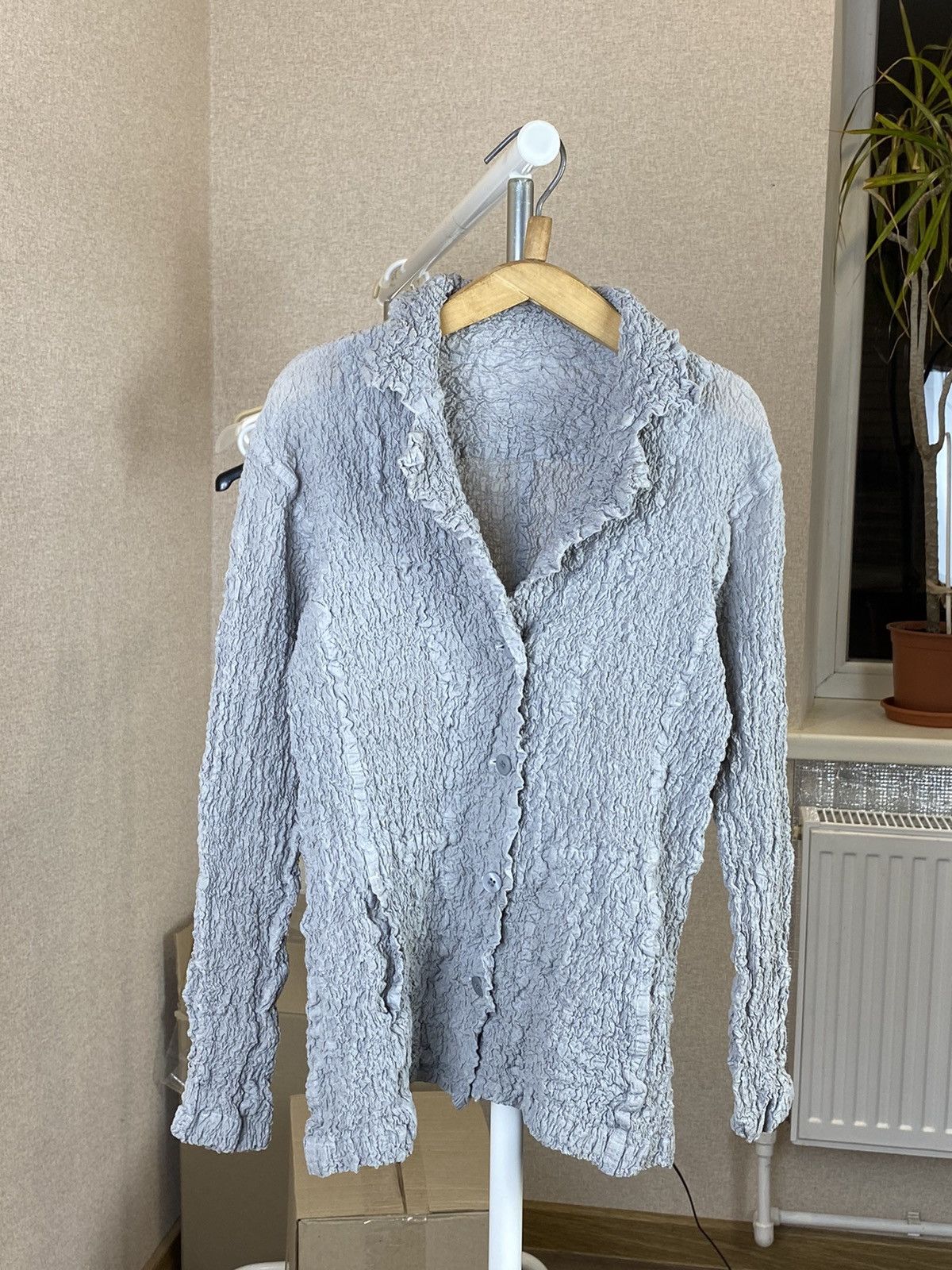 Issey Miyake Issey Miyake Cauliflower pleated grey cardigan jacket Size M / US 6-8 / IT 42-44 - 2 Thumbnail