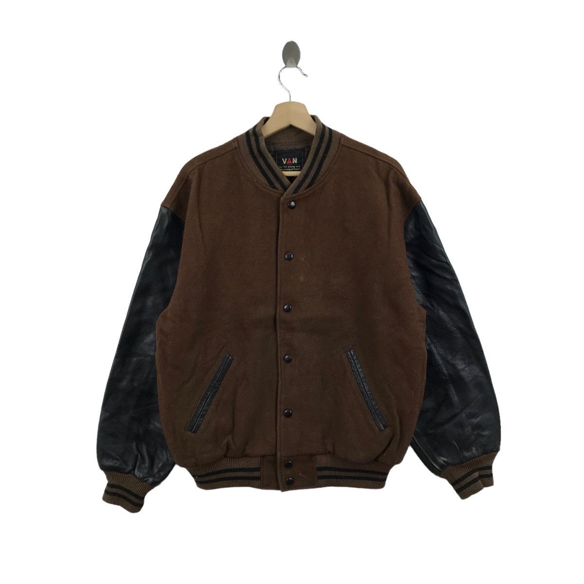 Vintage Vintage VAN JAC Varsity Jacket Leather Sleeve Streetwear Size US XL / EU 56 / 4 - 2 Thumbnail