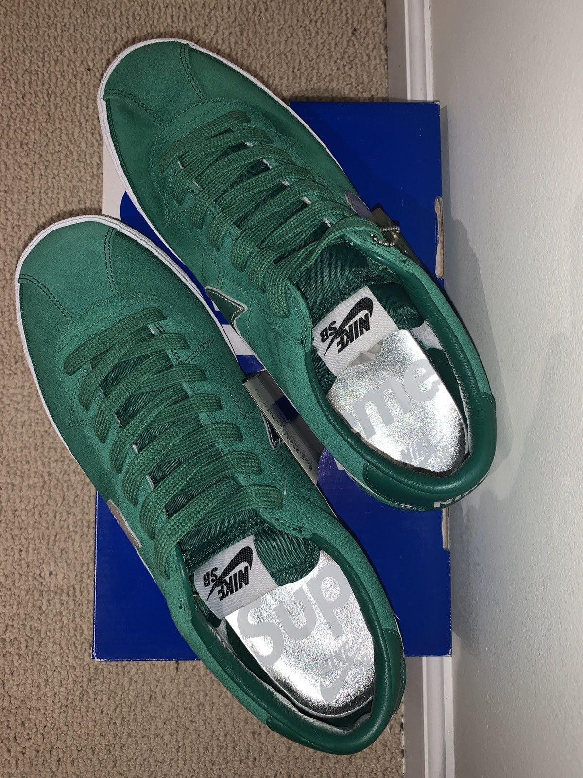 Nike × Supreme 2009 Supreme x Nike SB Bruin Green Low Size US 11.5 / EU 44-45 - 3 Thumbnail