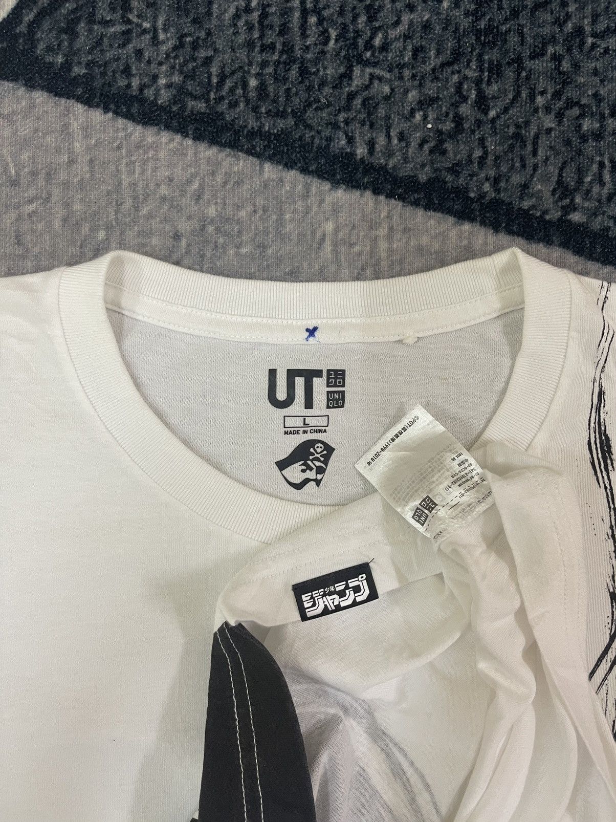 Anime × Cartoon Network × Japanese Brand Rare Design Uniqlo Hunter X Hunter Full Printed Front & Back Size US L / EU 52-54 / 3 - 6 Thumbnail