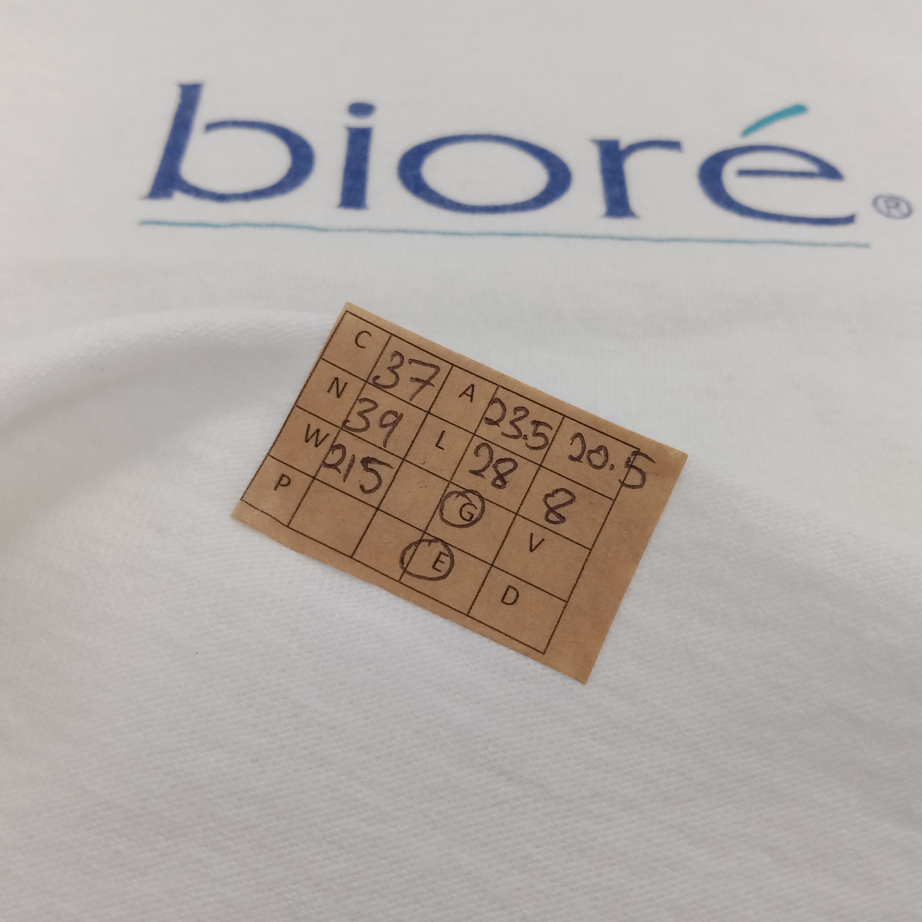 Japanese Brand BIORE Streetwear Skateboard Cosmetic Tshirt Size US XL / EU 56 / 4 - 8 Thumbnail
