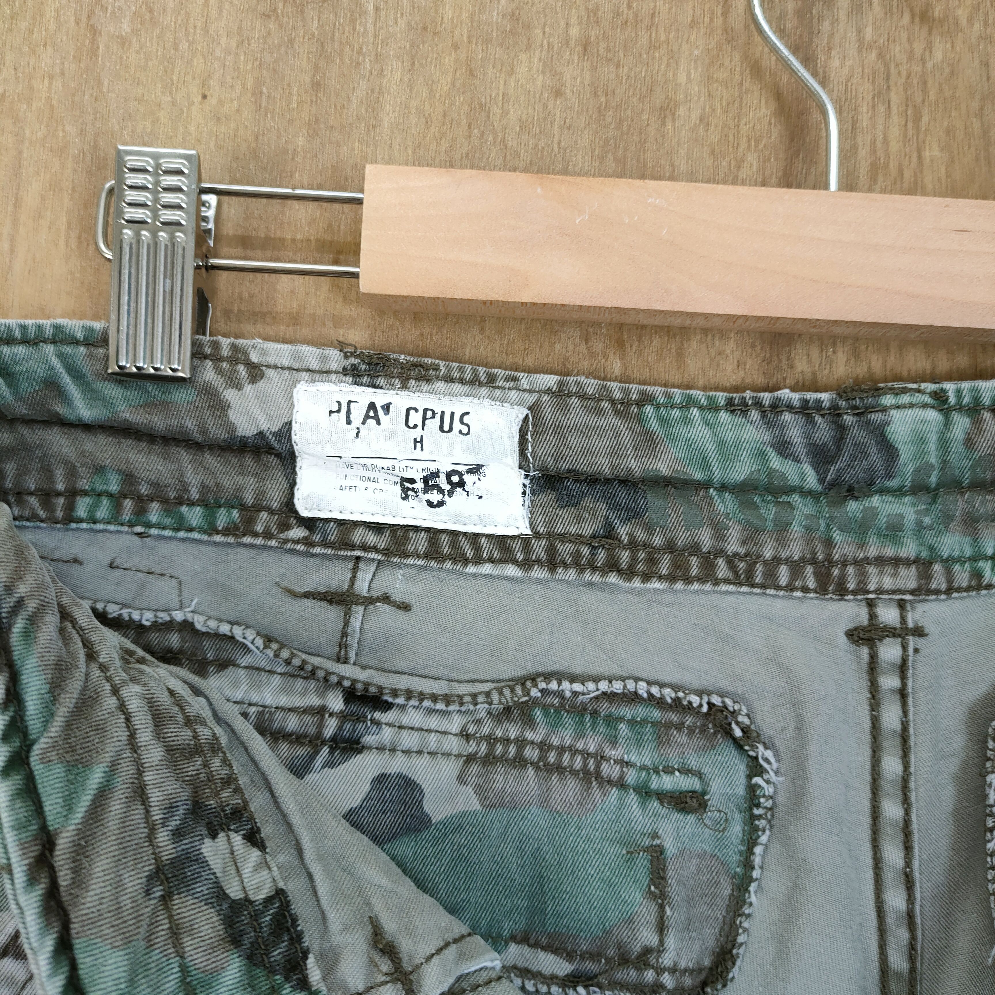 Japanese Brand VINTAGE CAMO BONDAGE FADED CARGO PANTS Size US 30 / EU 46 - 13 Thumbnail