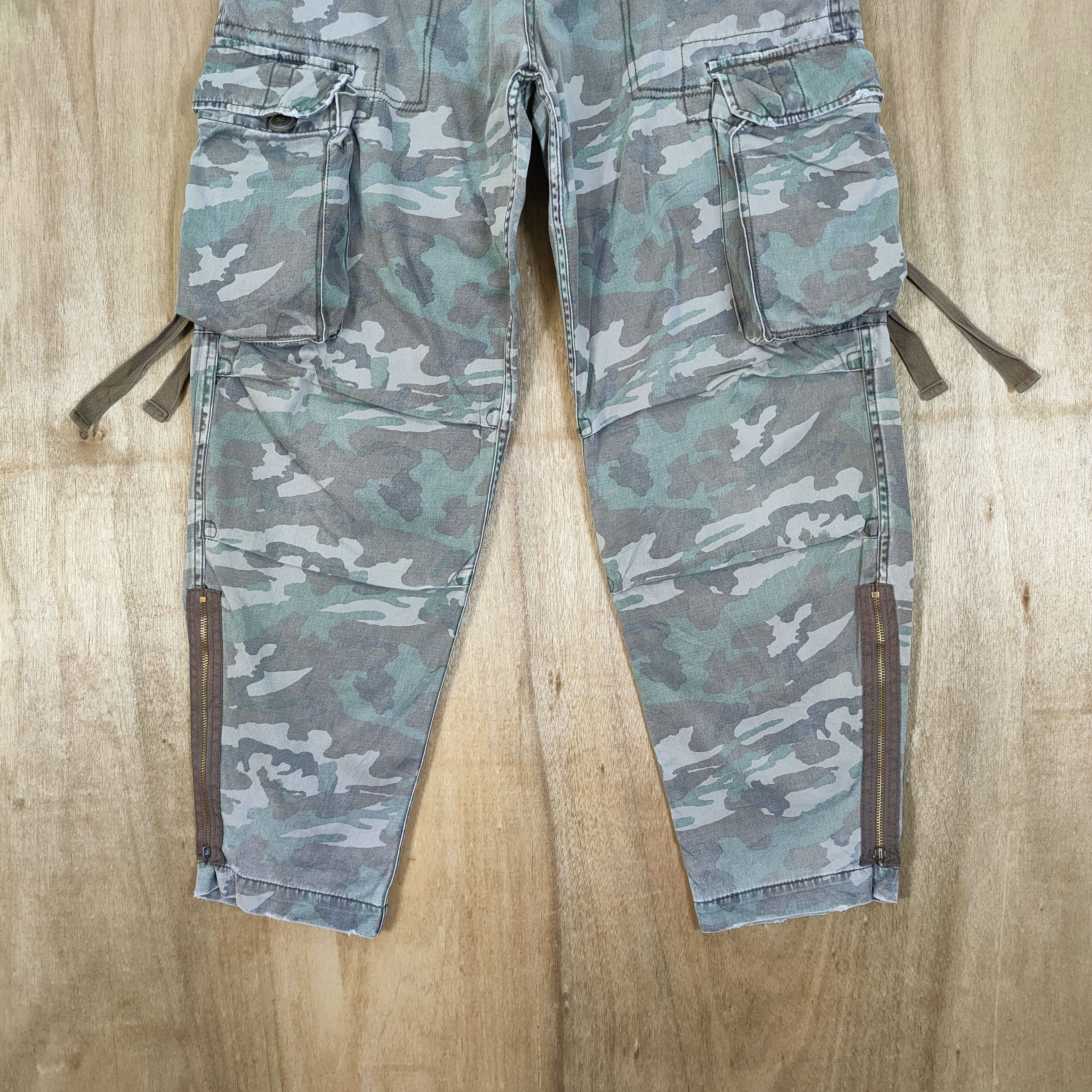 Japanese Brand VINTAGE CAMO BONDAGE FADED CARGO PANTS Size US 30 / EU 46 - 3 Thumbnail