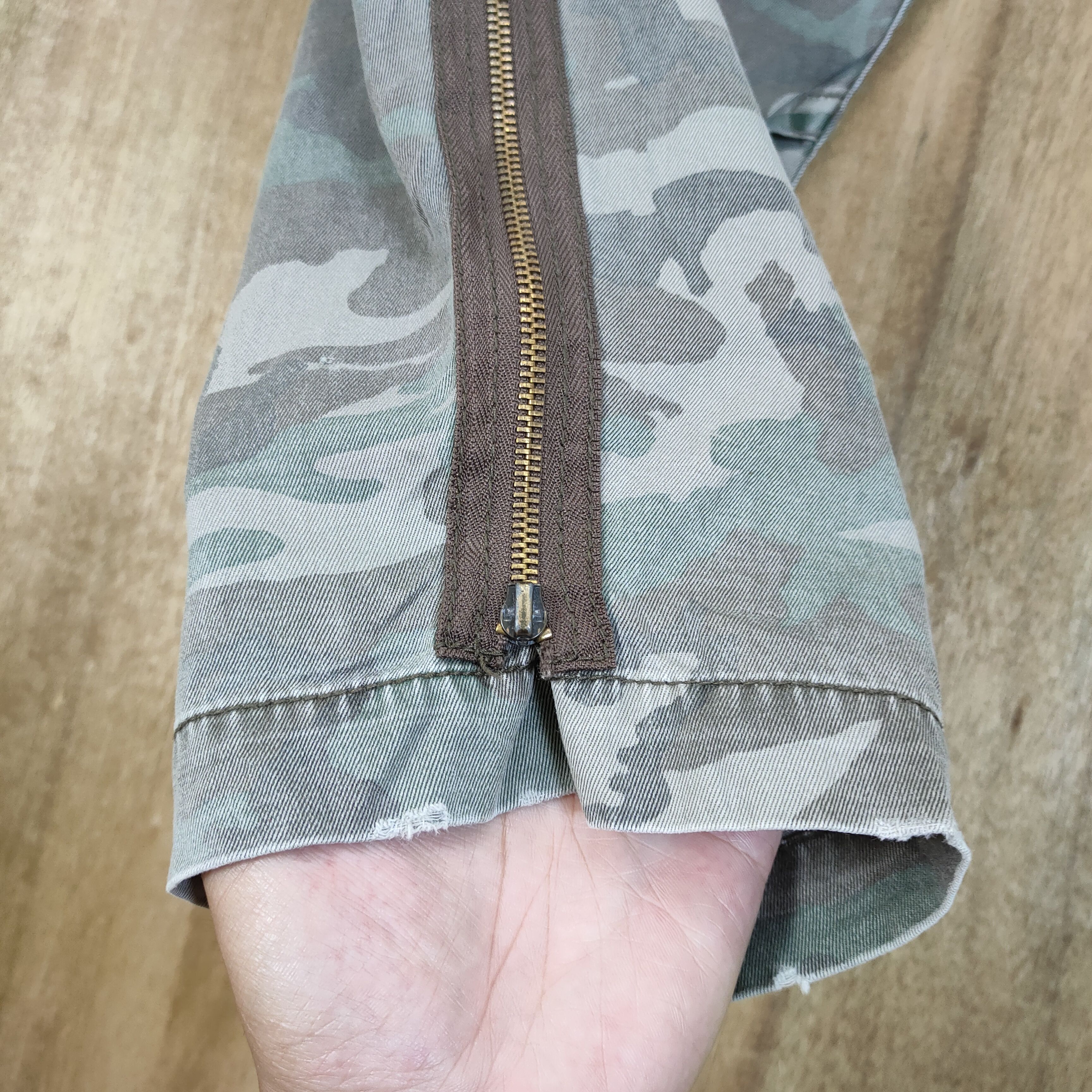 Japanese Brand VINTAGE CAMO BONDAGE FADED CARGO PANTS Size US 30 / EU 46 - 7 Thumbnail