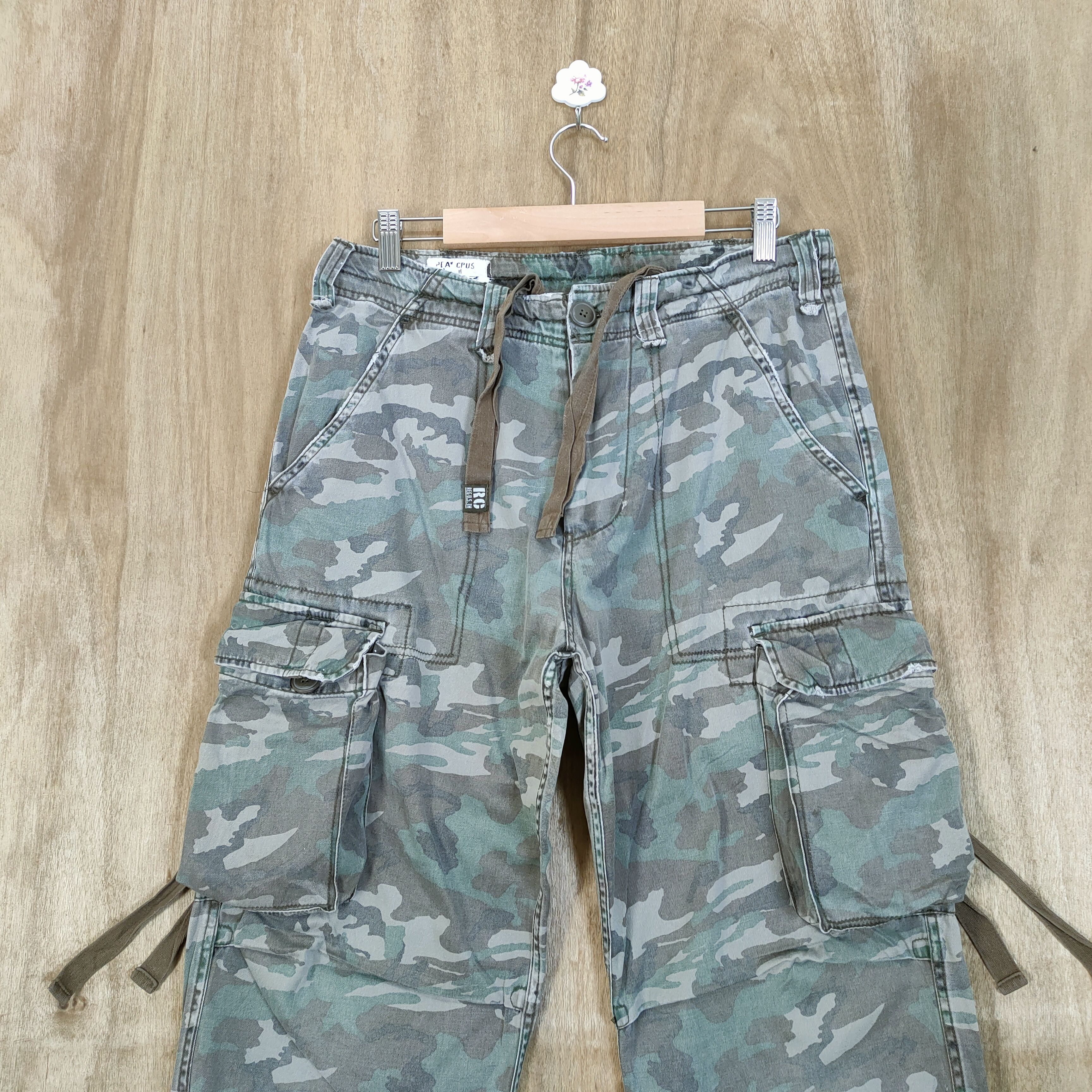 Japanese Brand VINTAGE CAMO BONDAGE FADED CARGO PANTS Size US 30 / EU 46 - 2 Thumbnail