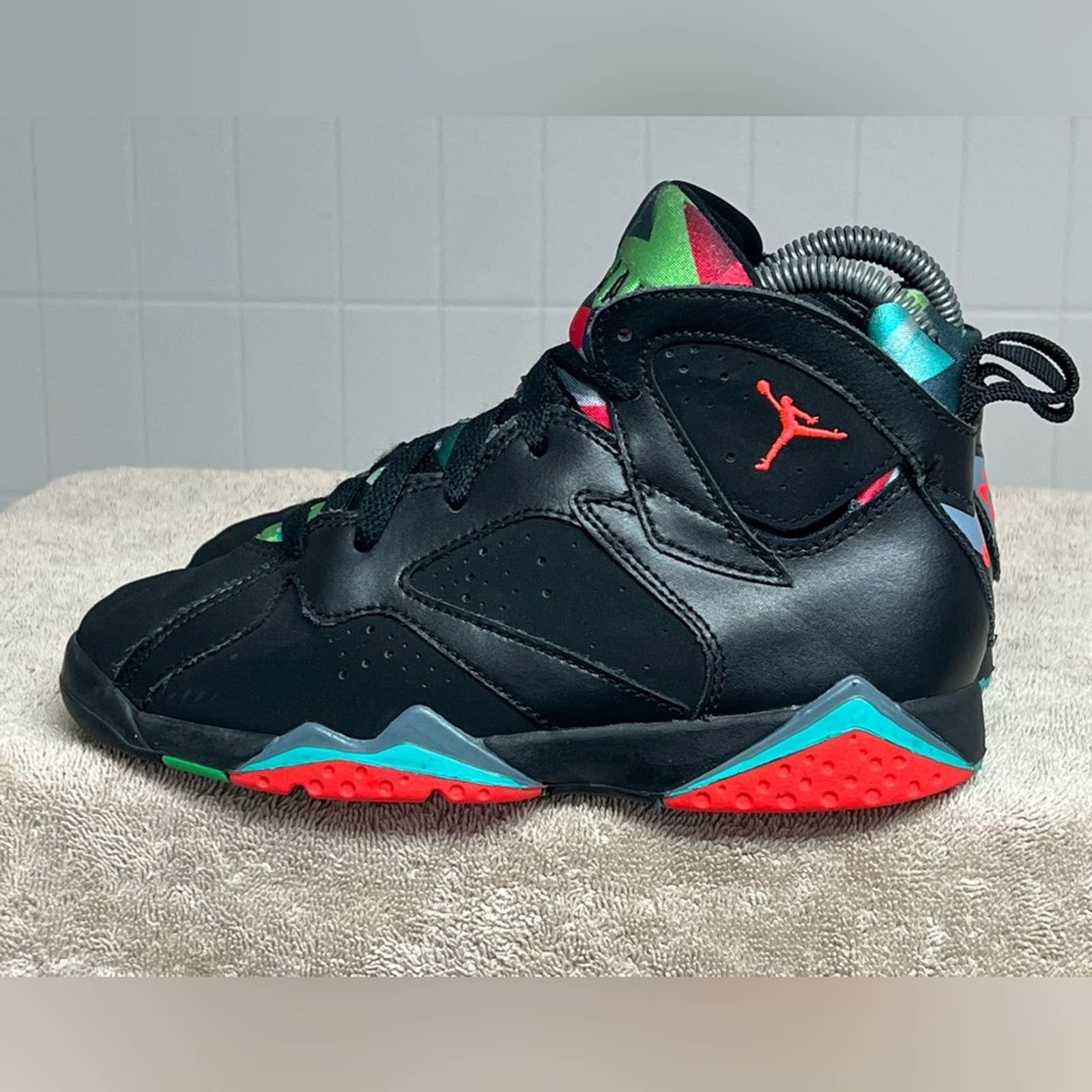 Nike Jordan Retro 30th Barcelona Night Black Infrared