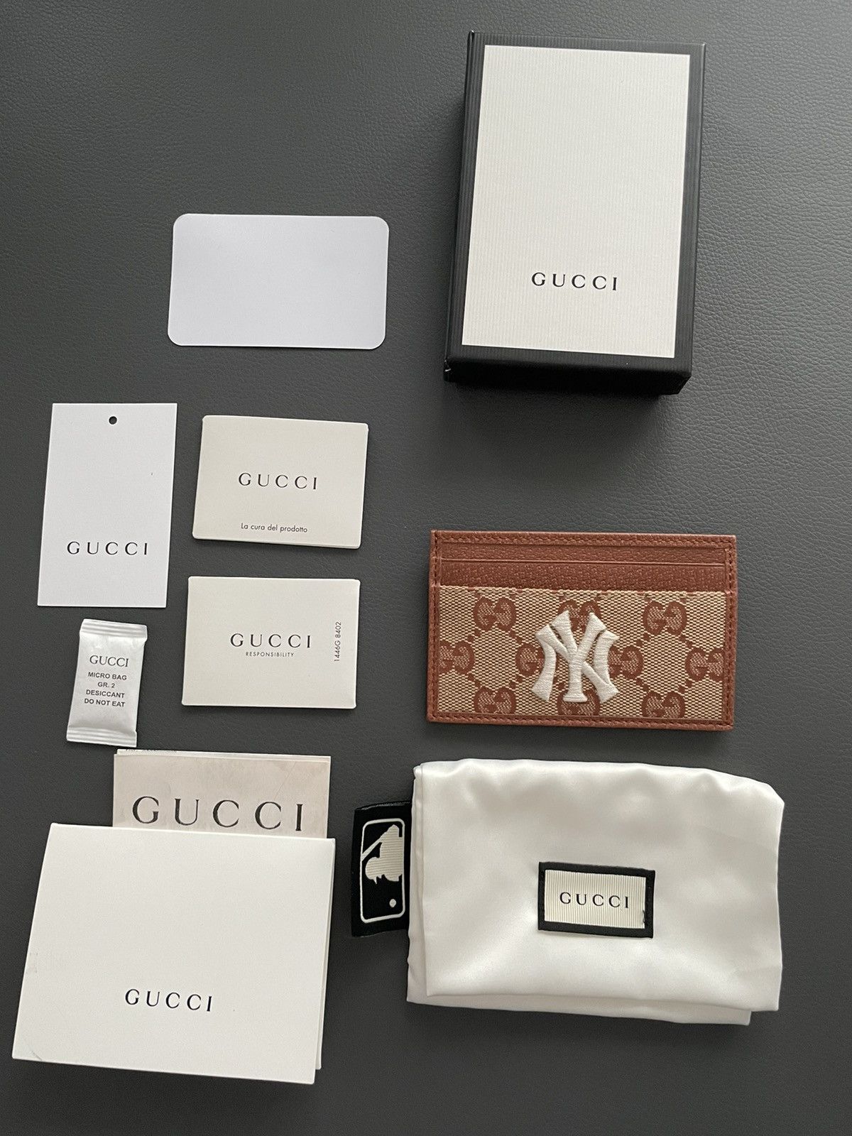 Gucci × New York Yankees Rare Runway Limited Edition Gucci x Yankees Logo Cardholder Size ONE SIZE - 18 Thumbnail