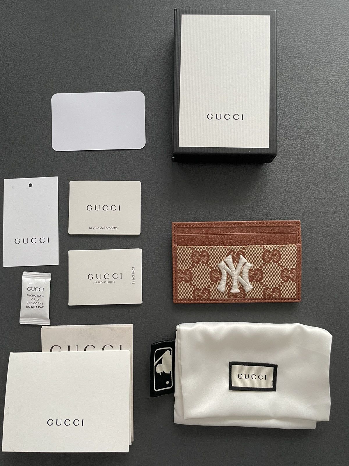 Gucci × New York Yankees Rare Runway Limited Edition Gucci x Yankees Logo Cardholder Size ONE SIZE - 13 Thumbnail