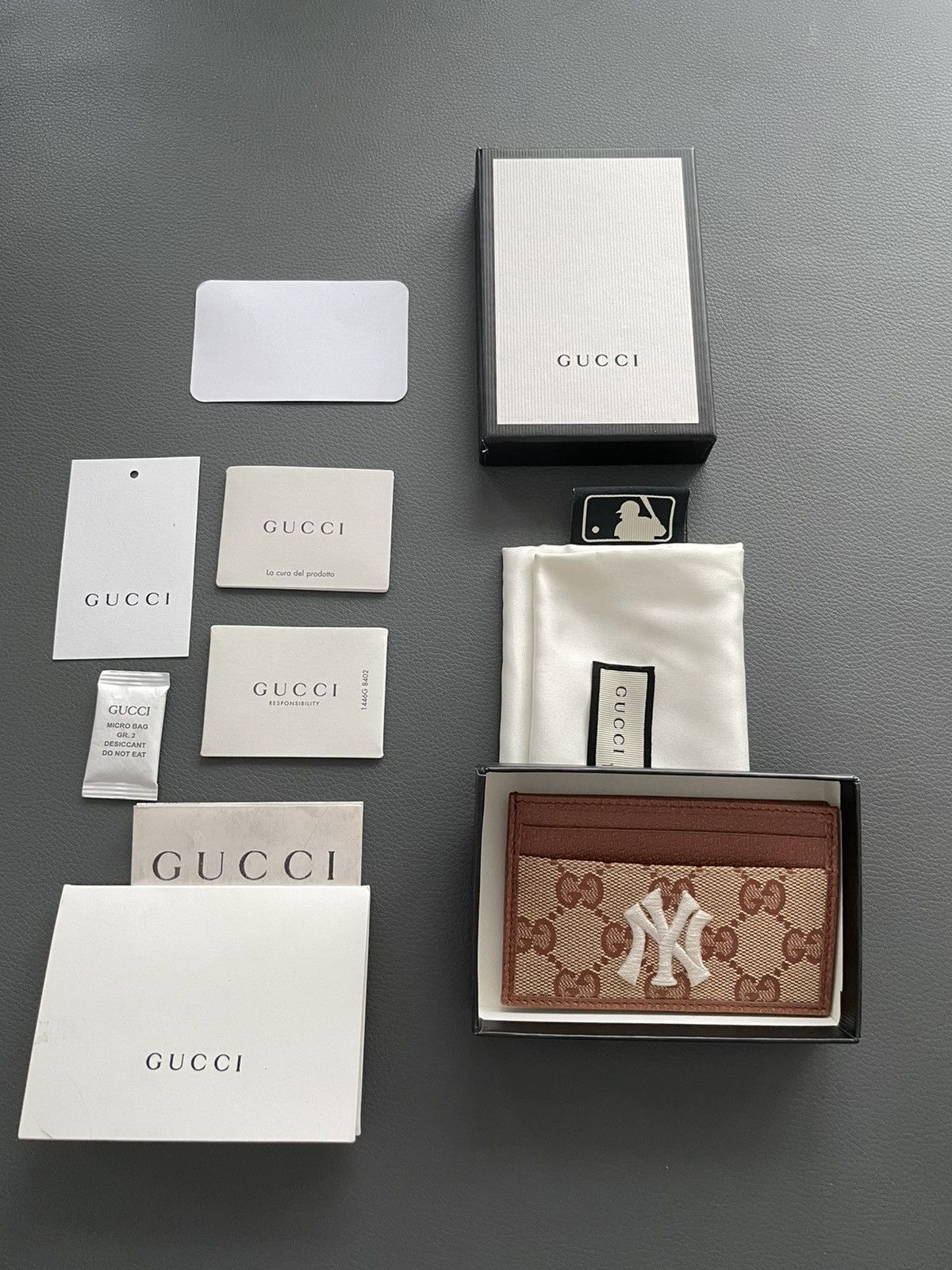 Gucci × New York Yankees Rare Runway Limited Edition Gucci x Yankees Logo Cardholder Size ONE SIZE - 24 Thumbnail