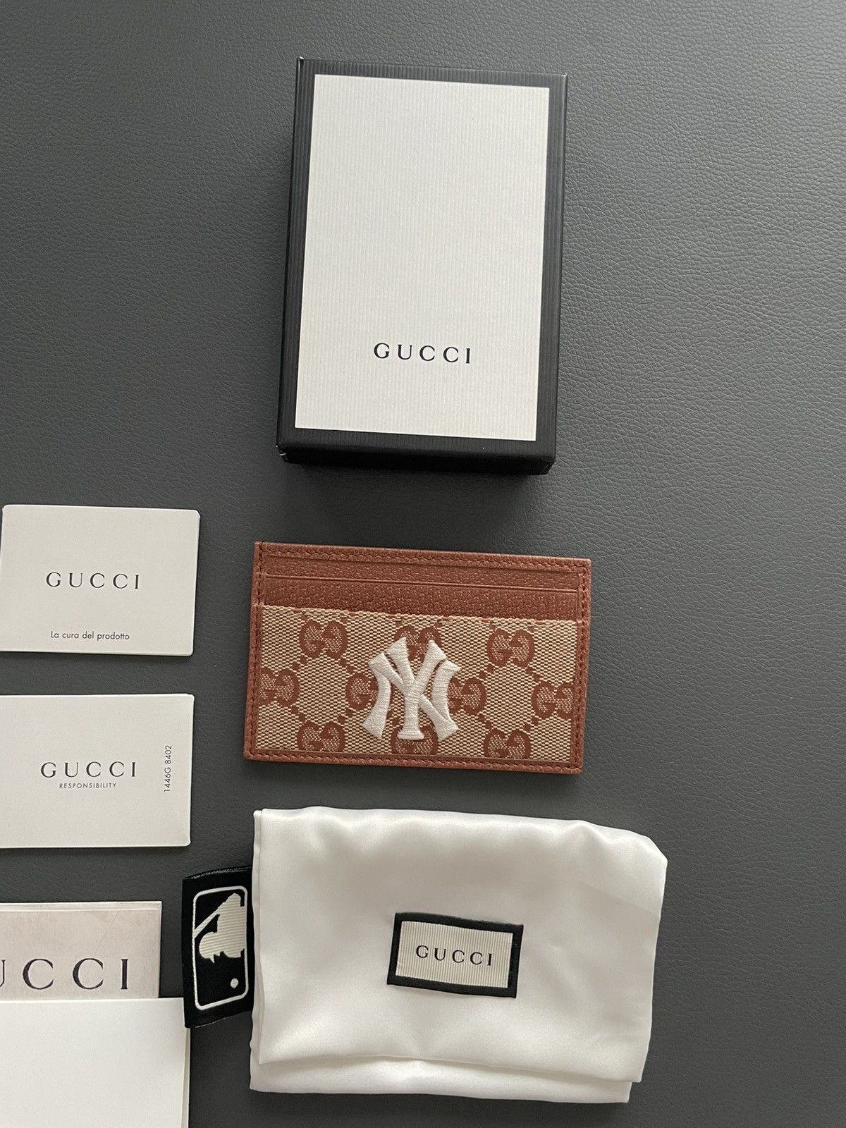 Gucci × New York Yankees Rare Runway Limited Edition Gucci x Yankees Logo Cardholder Size ONE SIZE - 7 Thumbnail